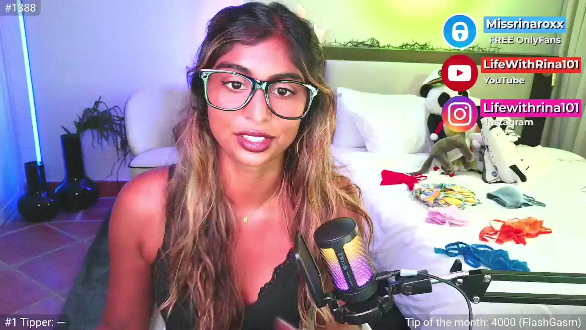 Gallery image thumbnail from Missrinaroxx's myfreecams stream on, 04/27/2026, 12:18 image 13 of 20