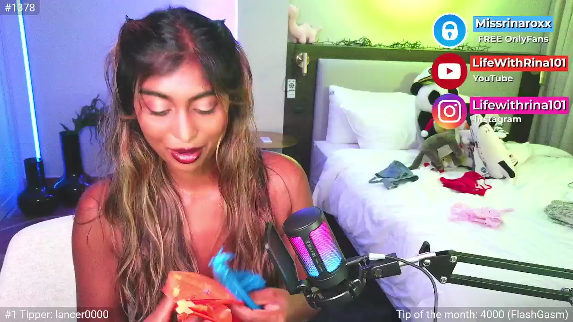 Gallery image thumbnail from Missrinaroxx's myfreecams stream on, 04/27/2026, 20:05 image 1 of 20
