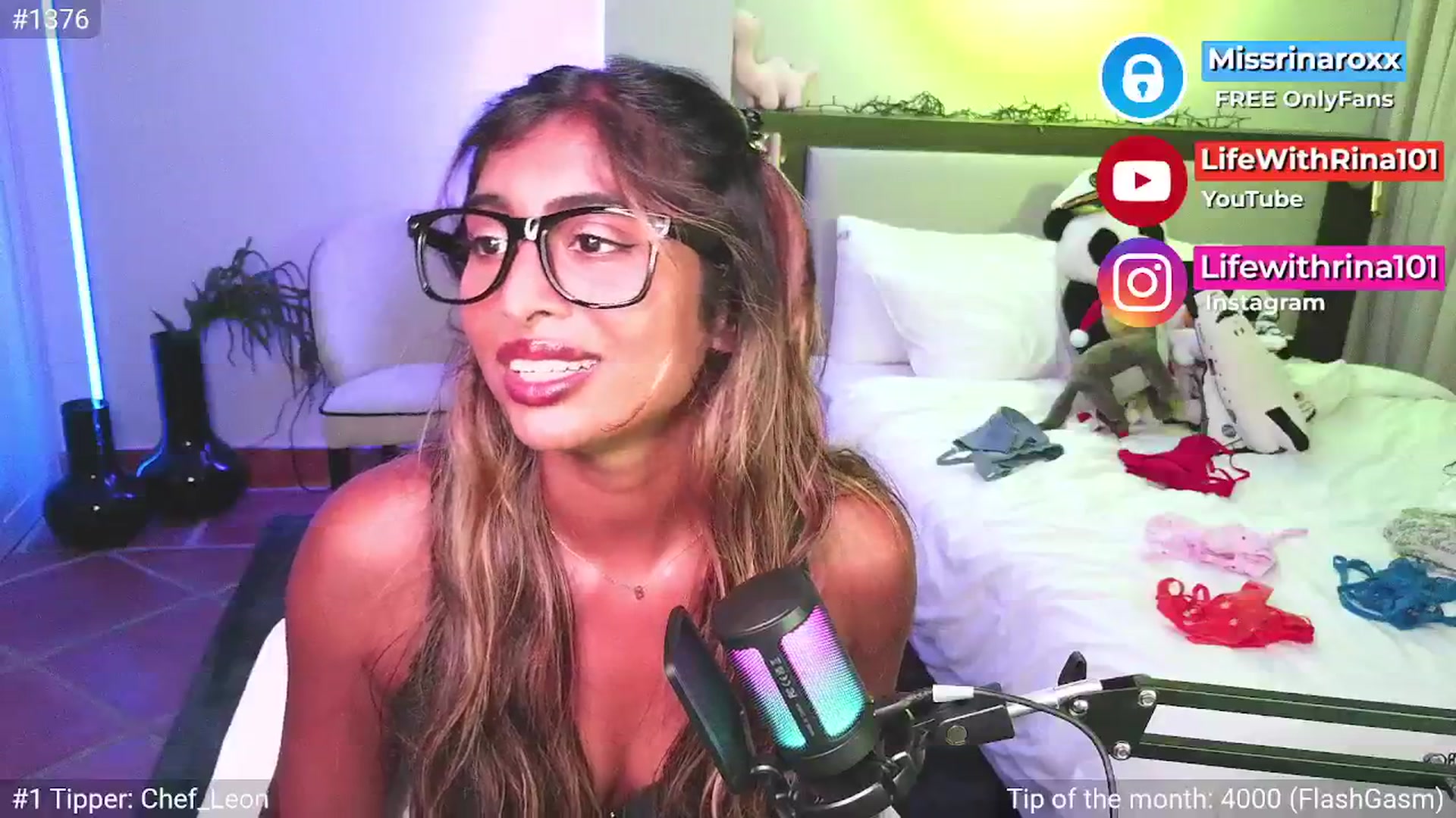 Gallery image thumbnail from Missrinaroxx's myfreecams stream on, 04/27/2026, 20:05 image 18 of 20