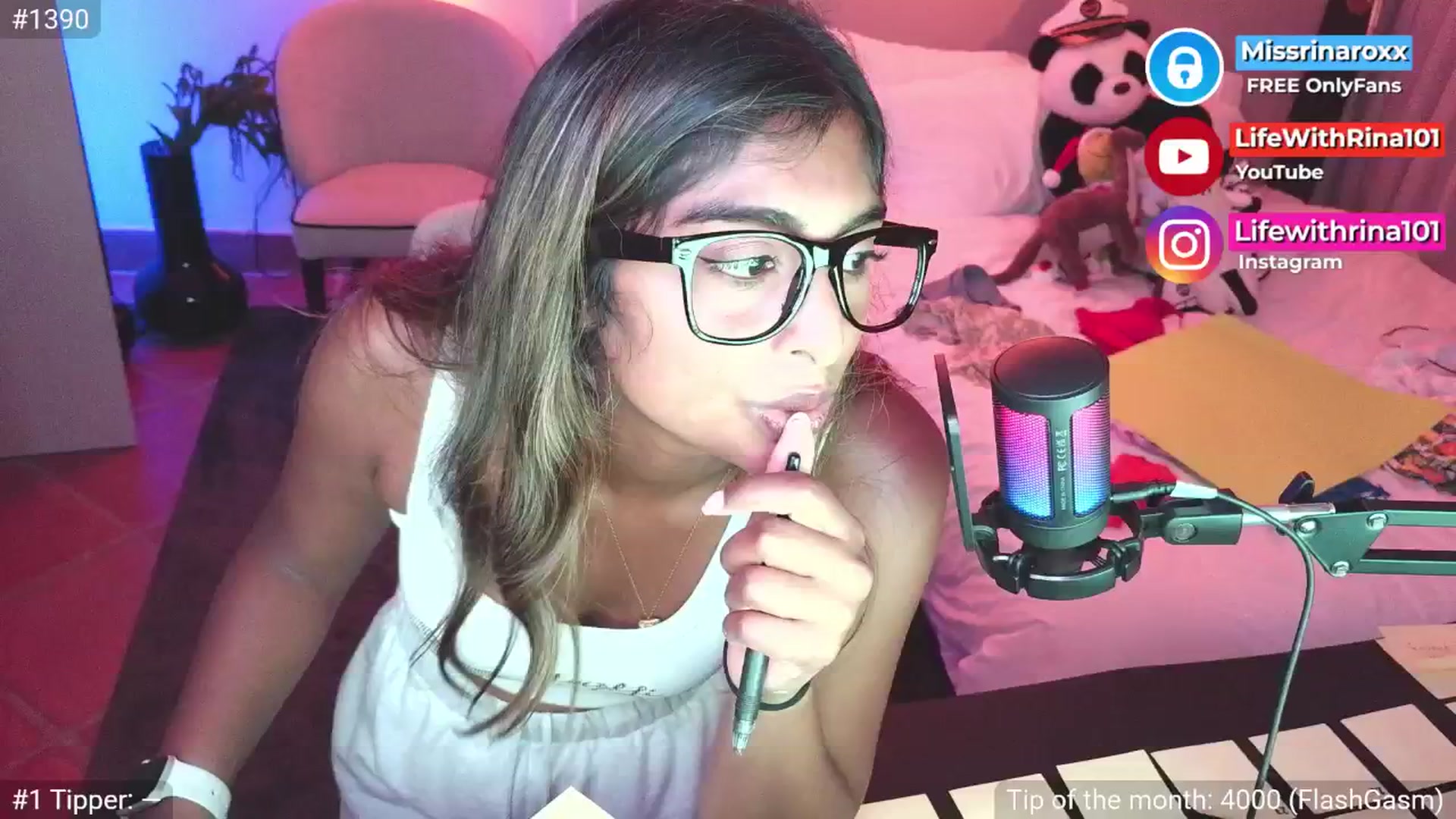 Gallery image thumbnail from Missrinaroxx's myfreecams stream on, 04/29/2026, 20:36 image 4 of 20