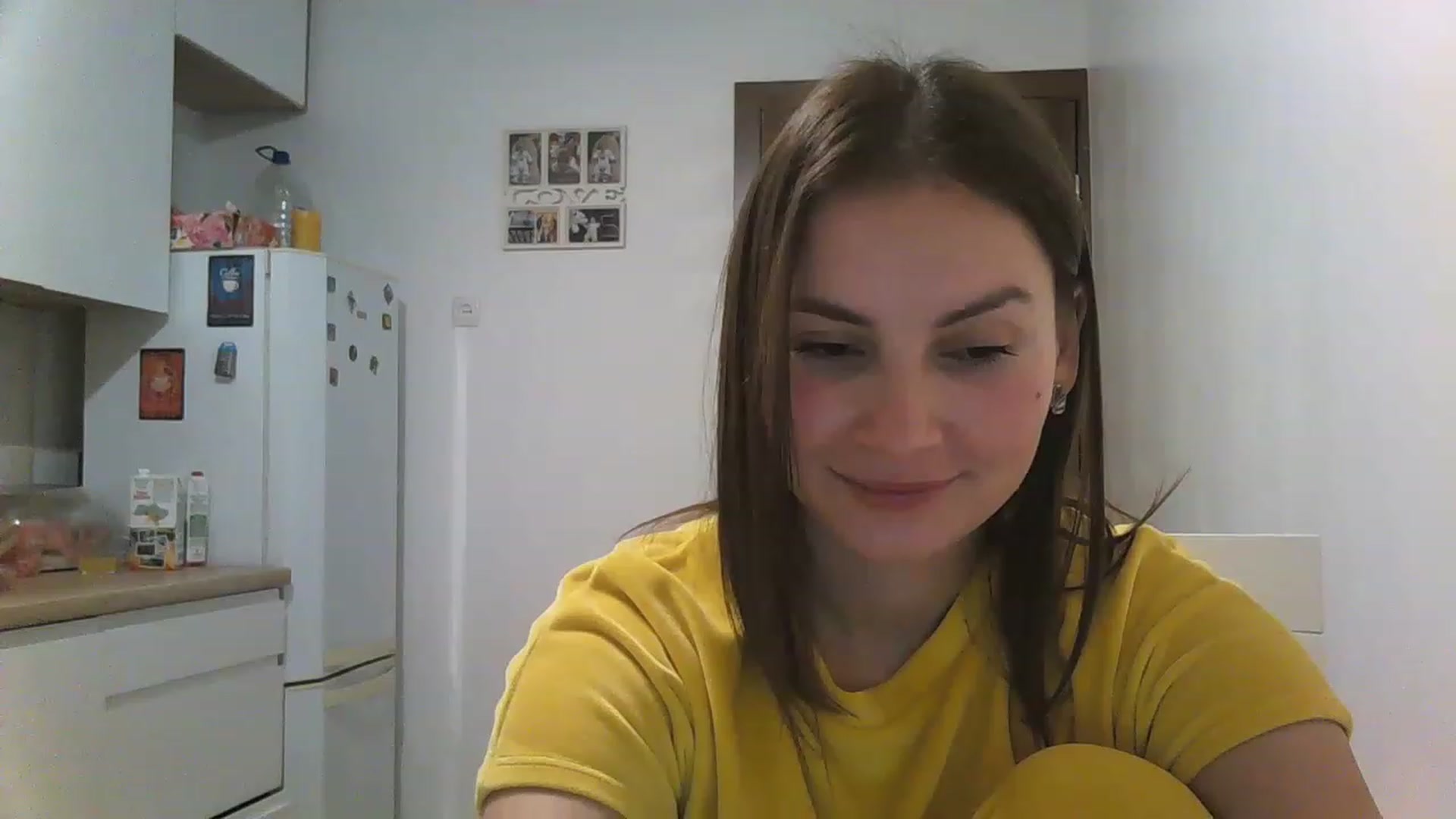 Gallery image thumbnail from MisssLove_is's myfreecams stream on, 12/03/2022, 15:15 image 2 of 20