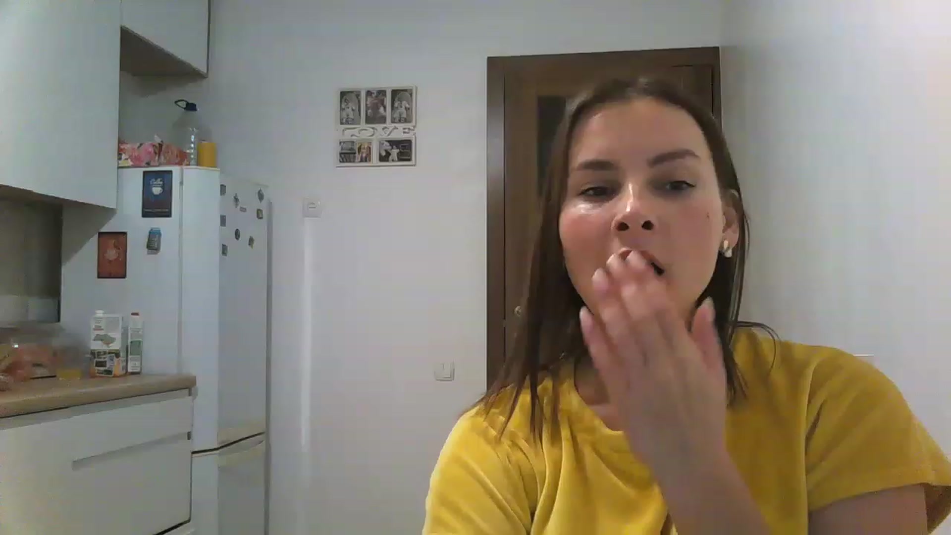 Gallery image thumbnail from MisssLove_is's myfreecams stream on, 12/03/2022, 15:15 image 8 of 20