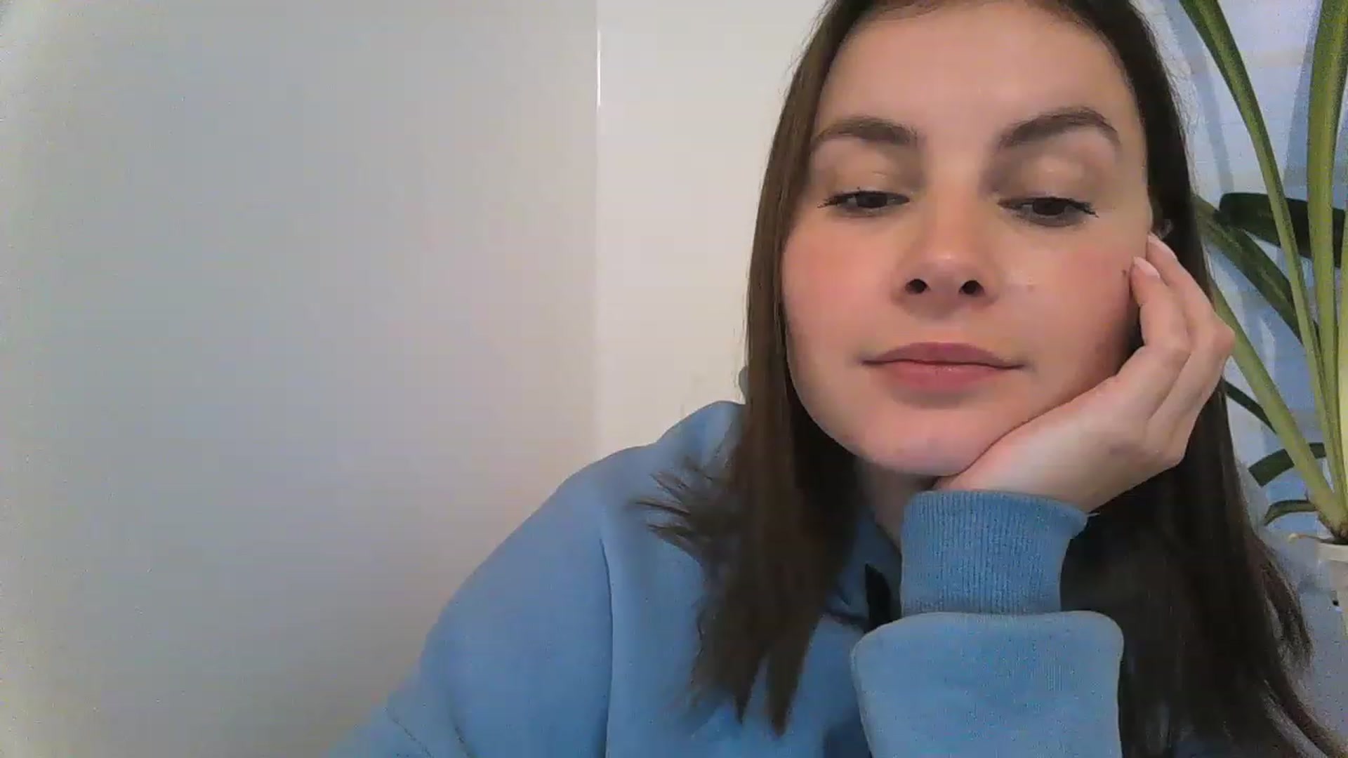 Gallery image thumbnail from MisssLove_is's myfreecams stream on, 12/04/2022, 14:22 image 7 of 20