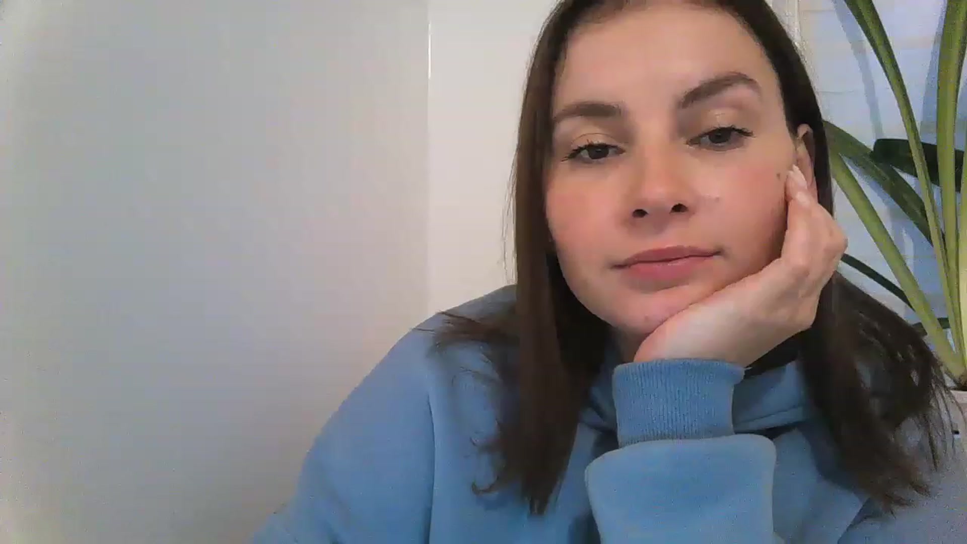 Gallery image thumbnail from MisssLove_is's myfreecams stream on, 12/04/2022, 14:22 image 4 of 20