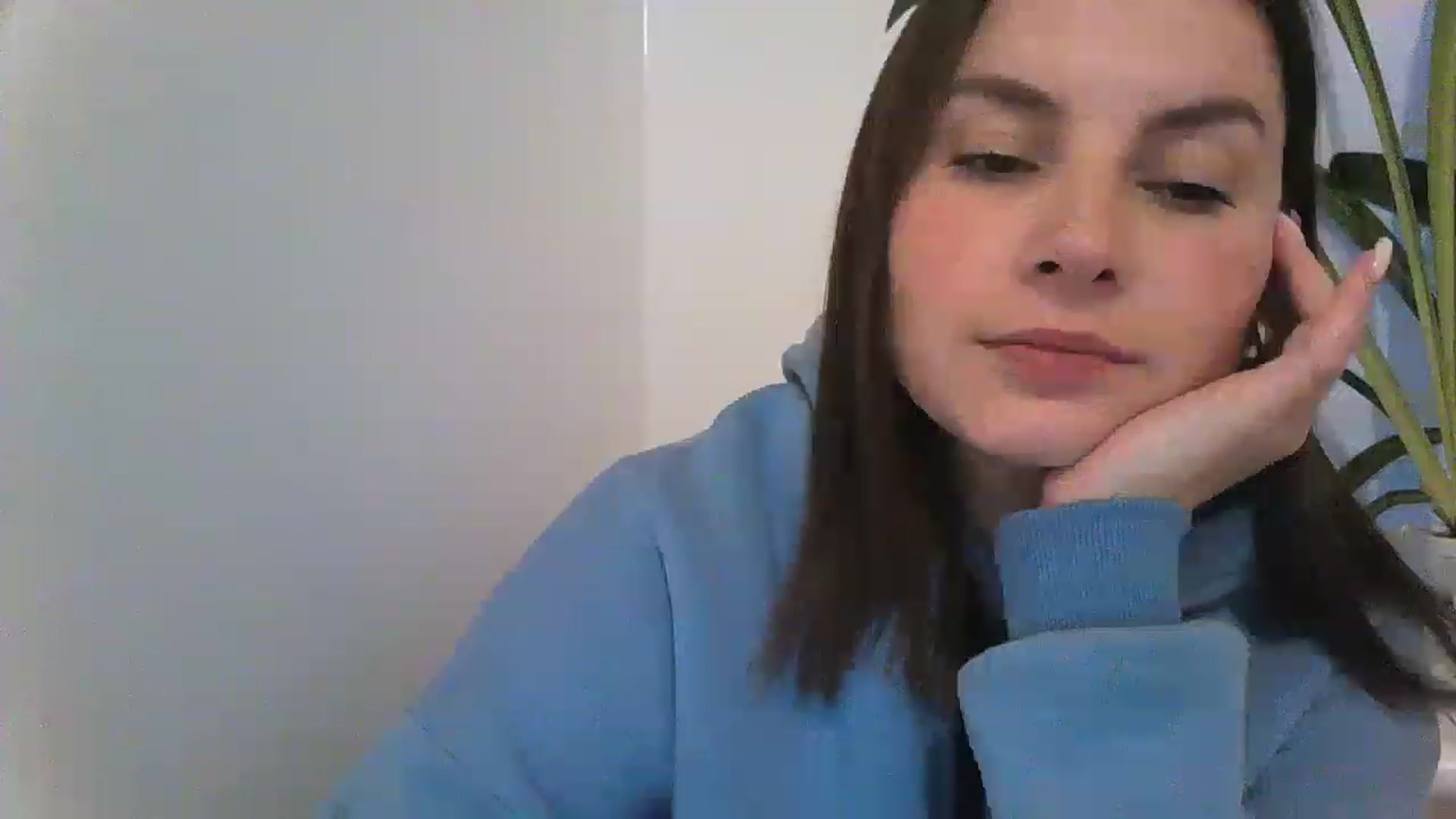 Gallery image thumbnail from MisssLove_is's myfreecams stream on, 12/04/2022, 14:22 image 14 of 20