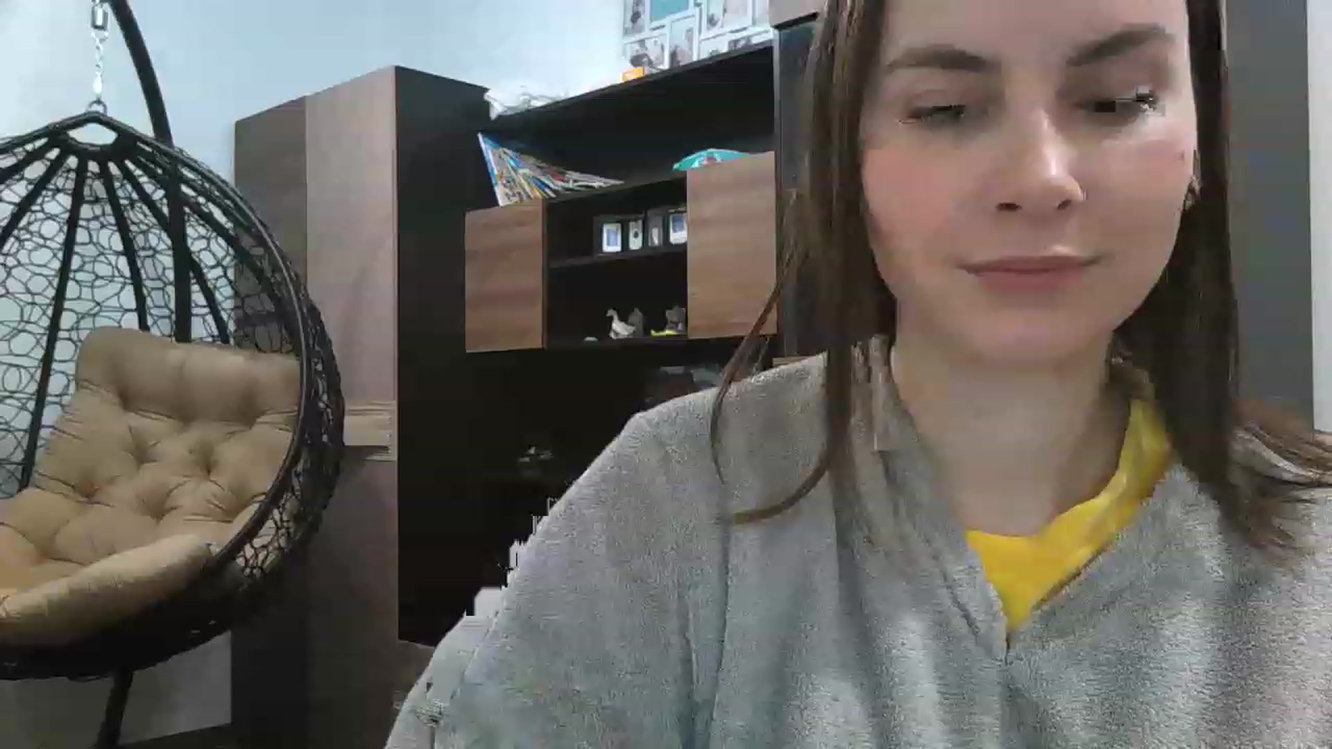 Gallery image thumbnail from MisssLove_is's myfreecams stream on, 12/06/2022, 17:07 image 16 of 20