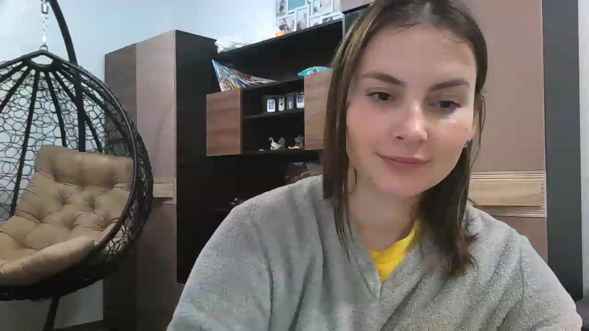 Gallery image thumbnail from MisssLove_is's myfreecams stream on, 12/06/2022, 17:07 image 18 of 20