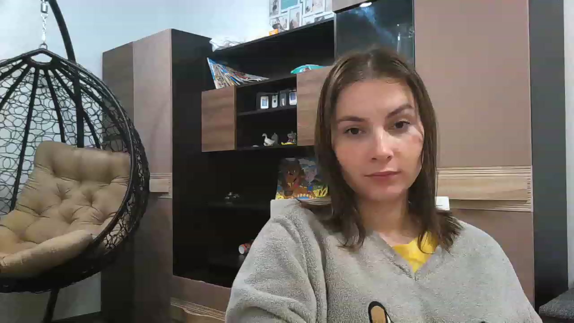 Gallery image thumbnail from MisssLove_is's myfreecams stream on, 12/06/2022, 17:07 image 11 of 20