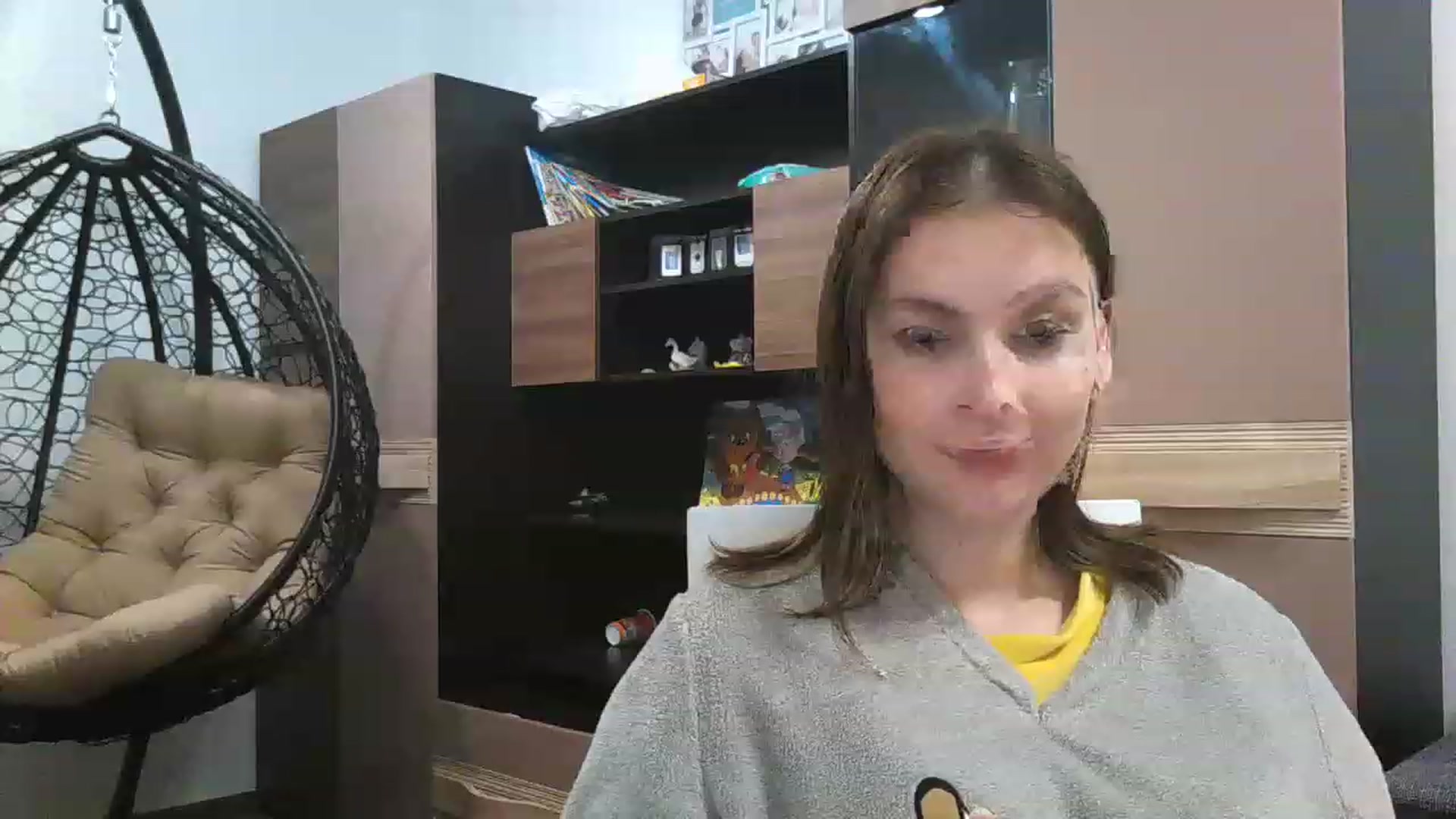 Gallery image thumbnail from MisssLove_is's myfreecams stream on, 12/06/2022, 17:07 image 13 of 20
