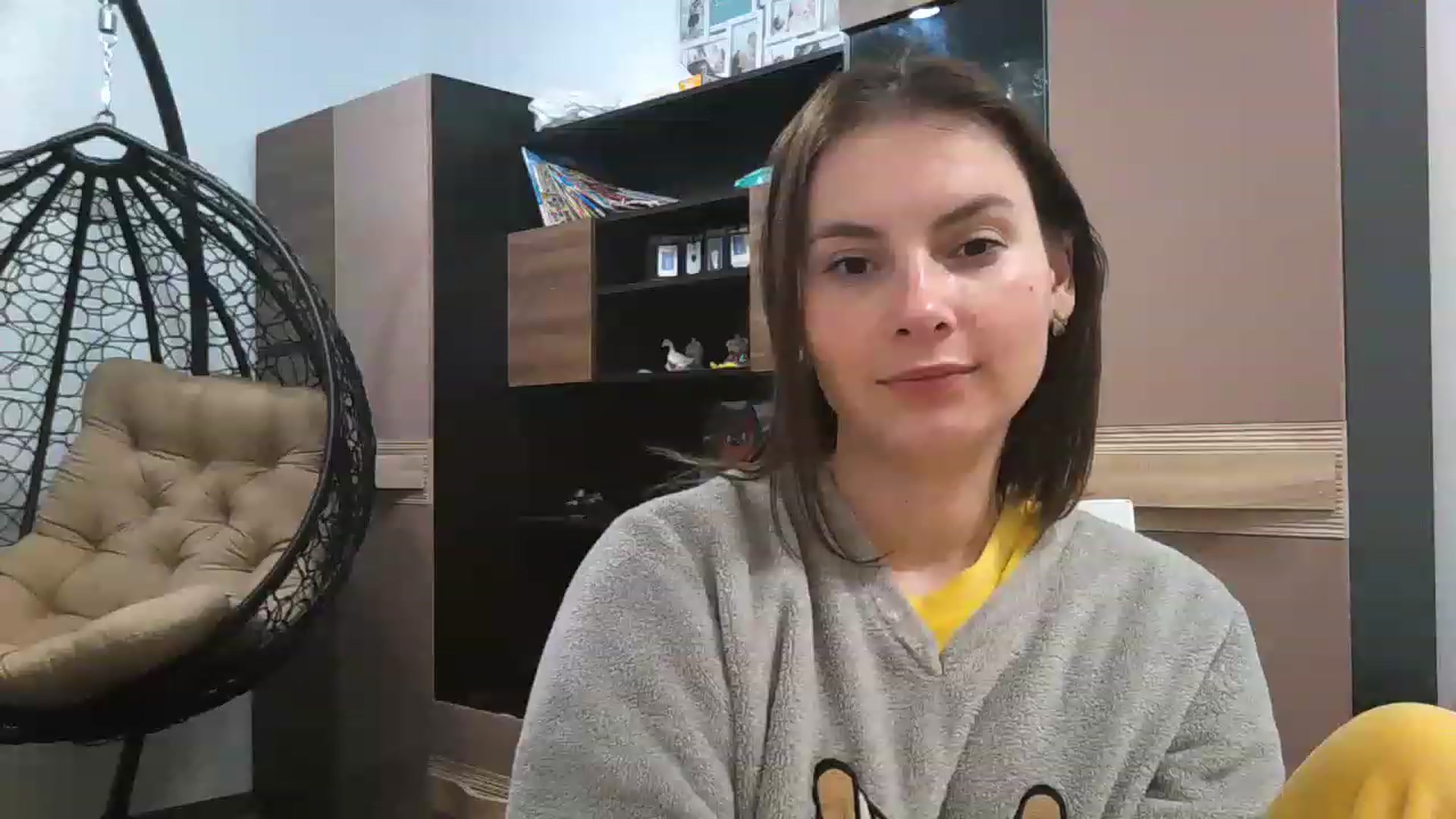 Gallery image thumbnail from MisssLove_is's myfreecams stream on, 12/06/2022, 17:07 image 20 of 20