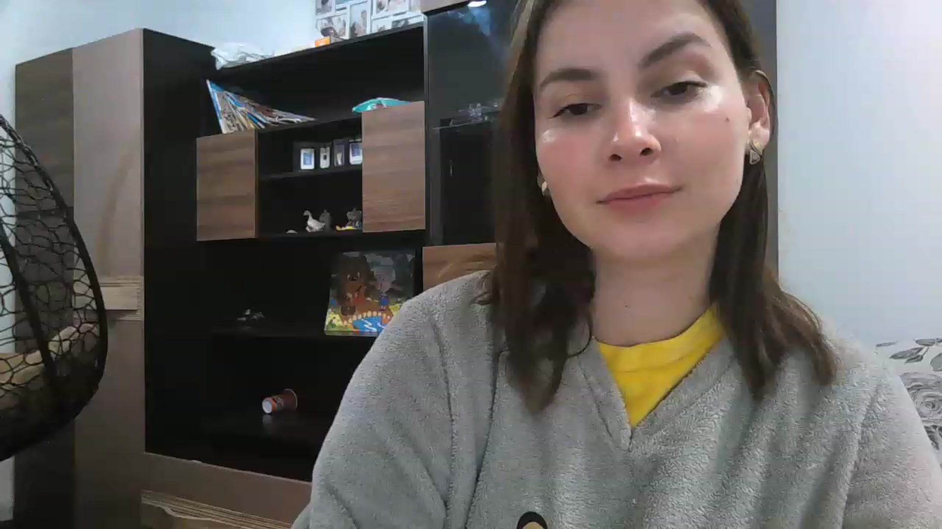 Gallery image thumbnail from MisssLove_is's myfreecams stream on, 12/06/2022, 18:57 image 3 of 20