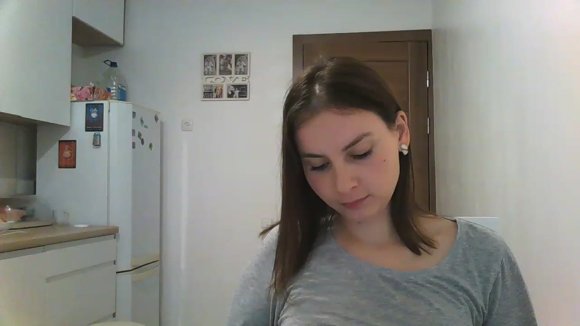 Gallery image thumbnail from MisssLove_is's myfreecams stream on, 12/09/2022, 13:19 image 10 of 20