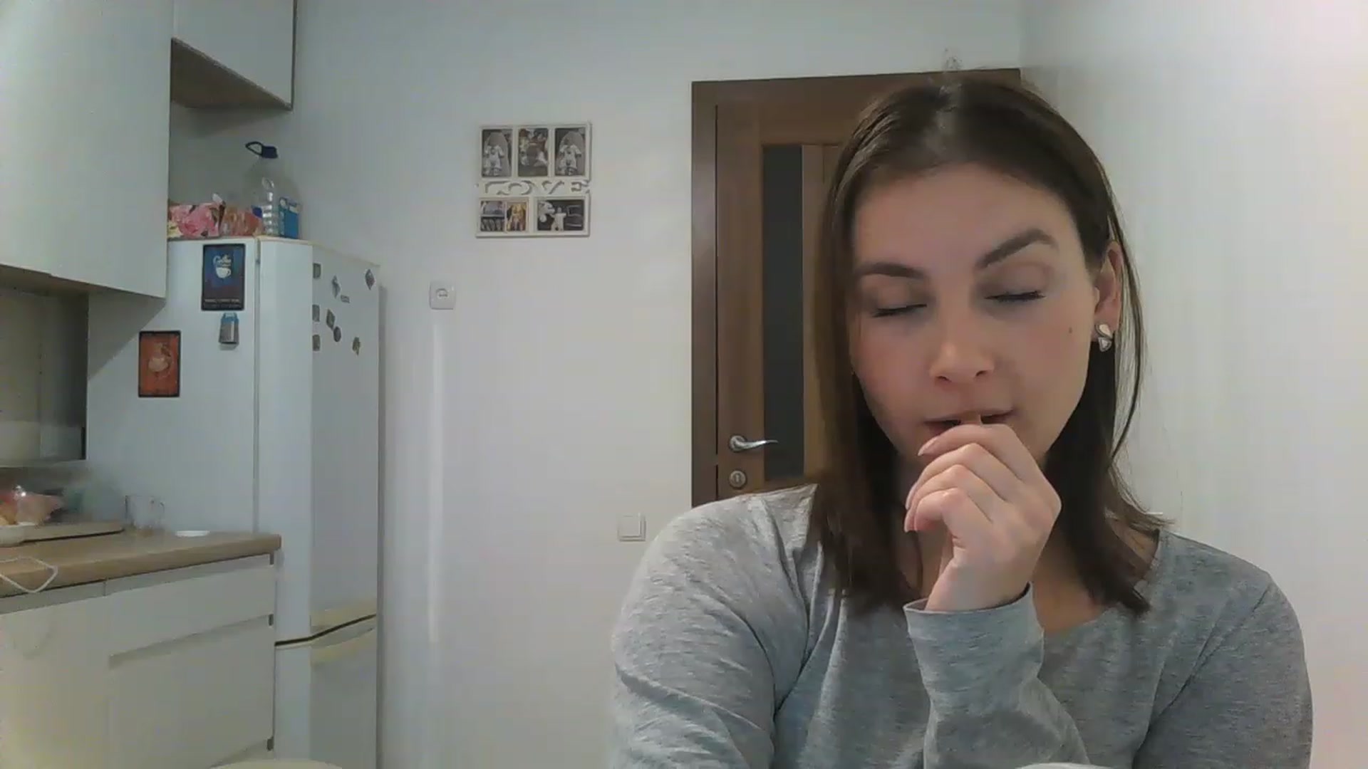 Gallery image thumbnail from MisssLove_is's myfreecams stream on, 12/09/2022, 13:19 image 6 of 20