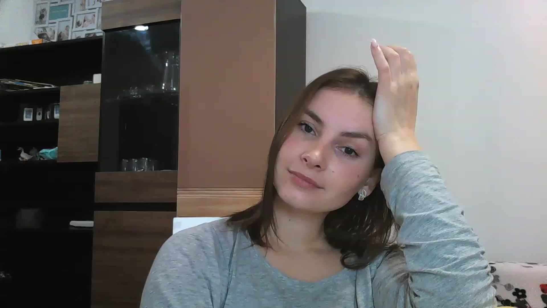 Gallery image thumbnail from MisssLove_is's myfreecams stream on, 12/10/2022, 11:30 image 5 of 20