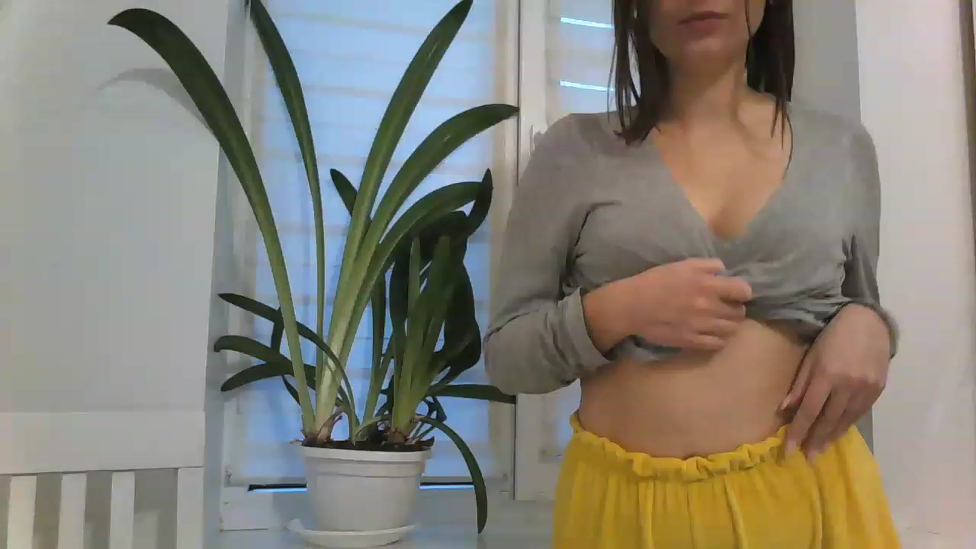 Gallery image thumbnail from MisssLove_is's myfreecams stream on, 12/10/2022, 13:49 image 9 of 20