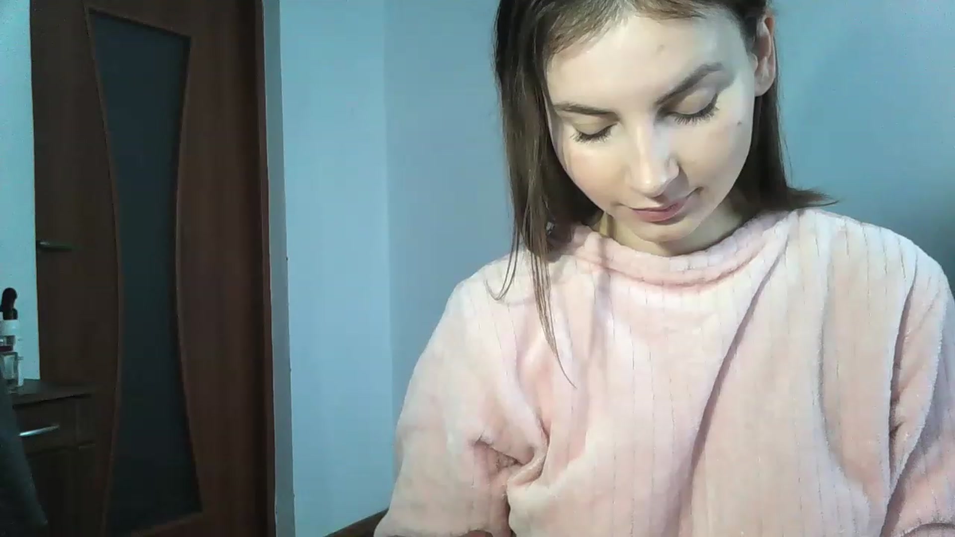 Gallery image thumbnail from MisssLove_is's myfreecams stream on, 12/12/2022, 10:18 image 13 of 20