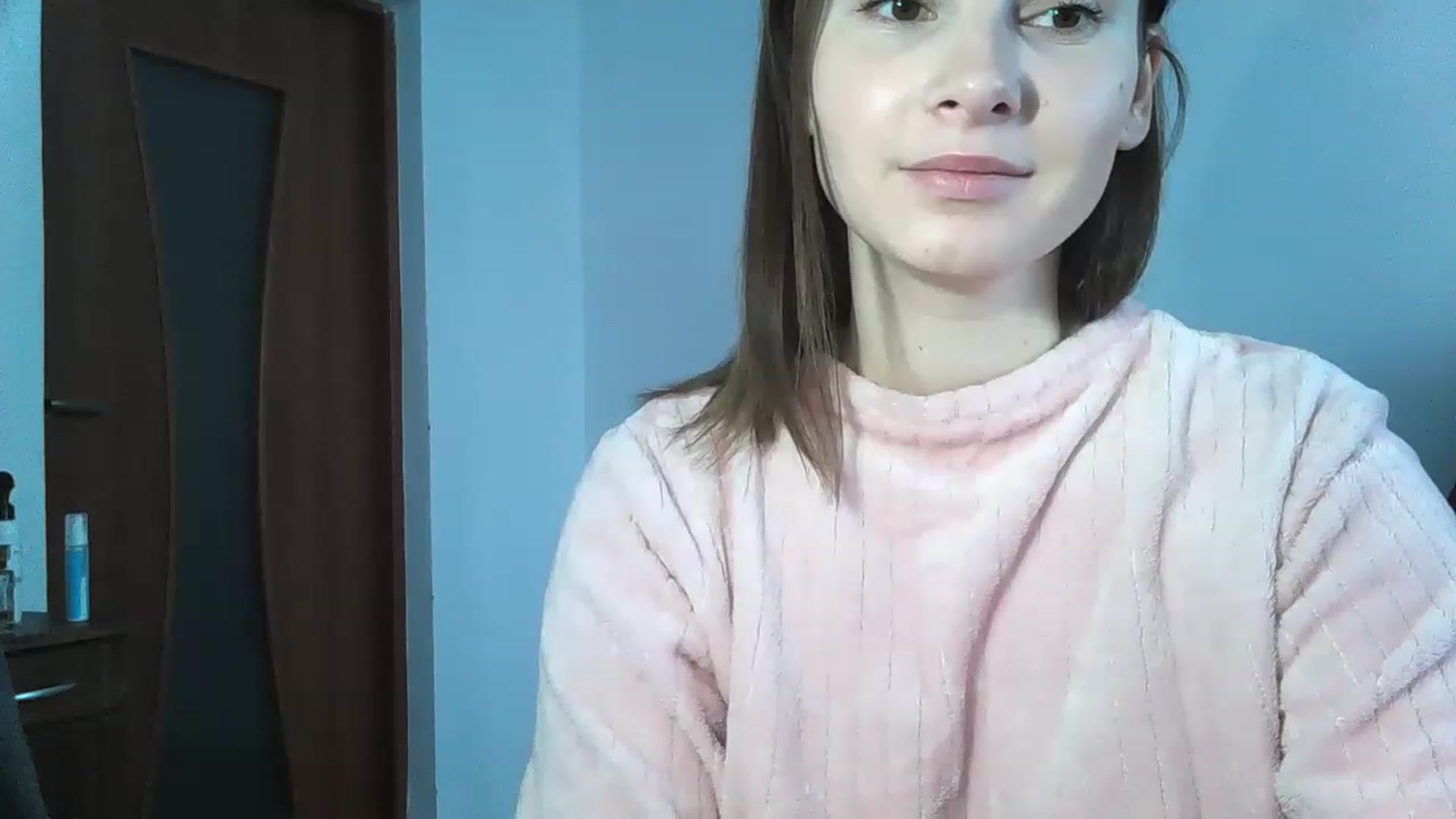 Gallery image thumbnail from MisssLove_is's myfreecams stream on, 12/12/2022, 10:18 image 1 of 20