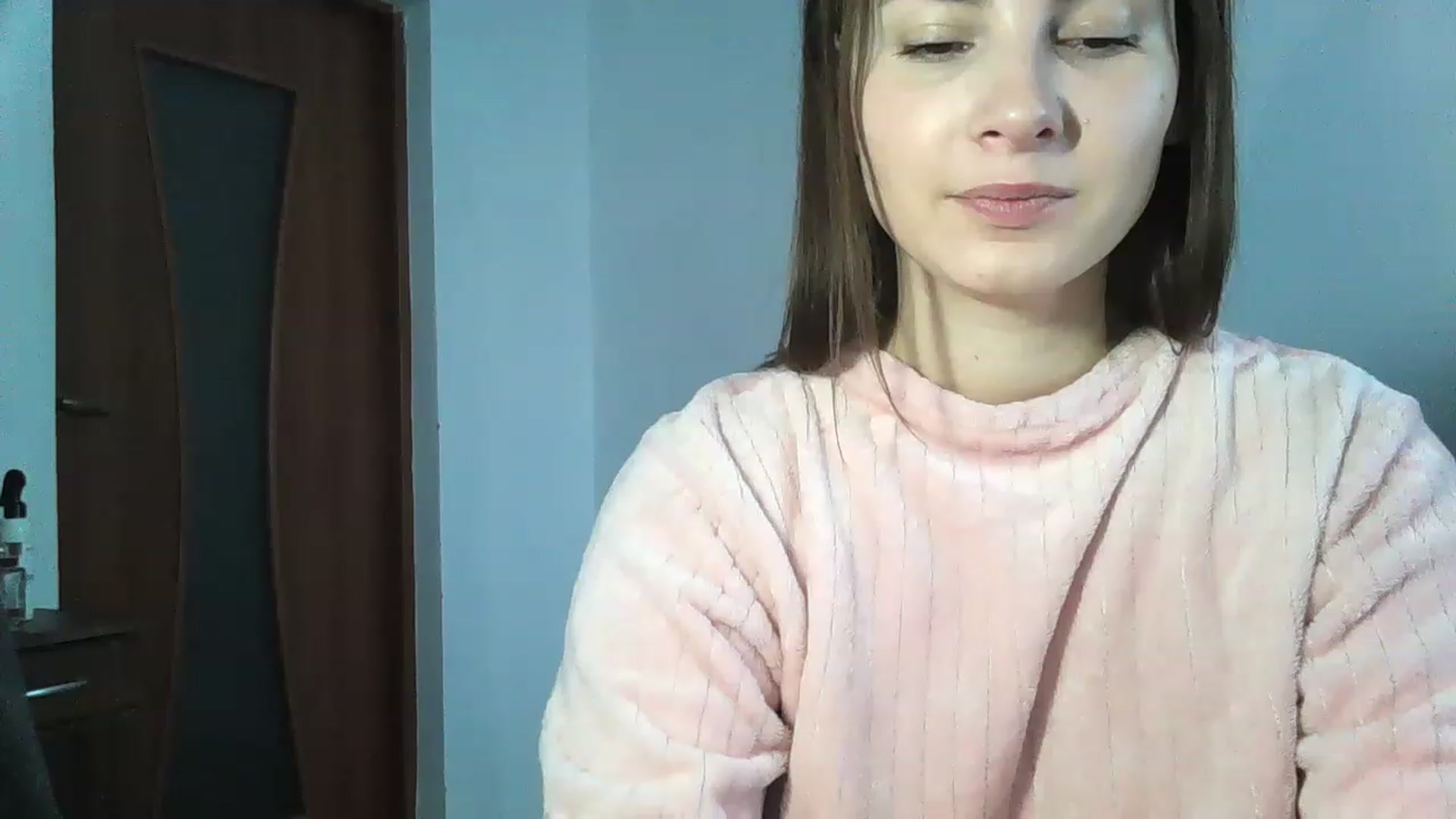Gallery image thumbnail from MisssLove_is's myfreecams stream on, 12/12/2022, 10:18 image 9 of 20