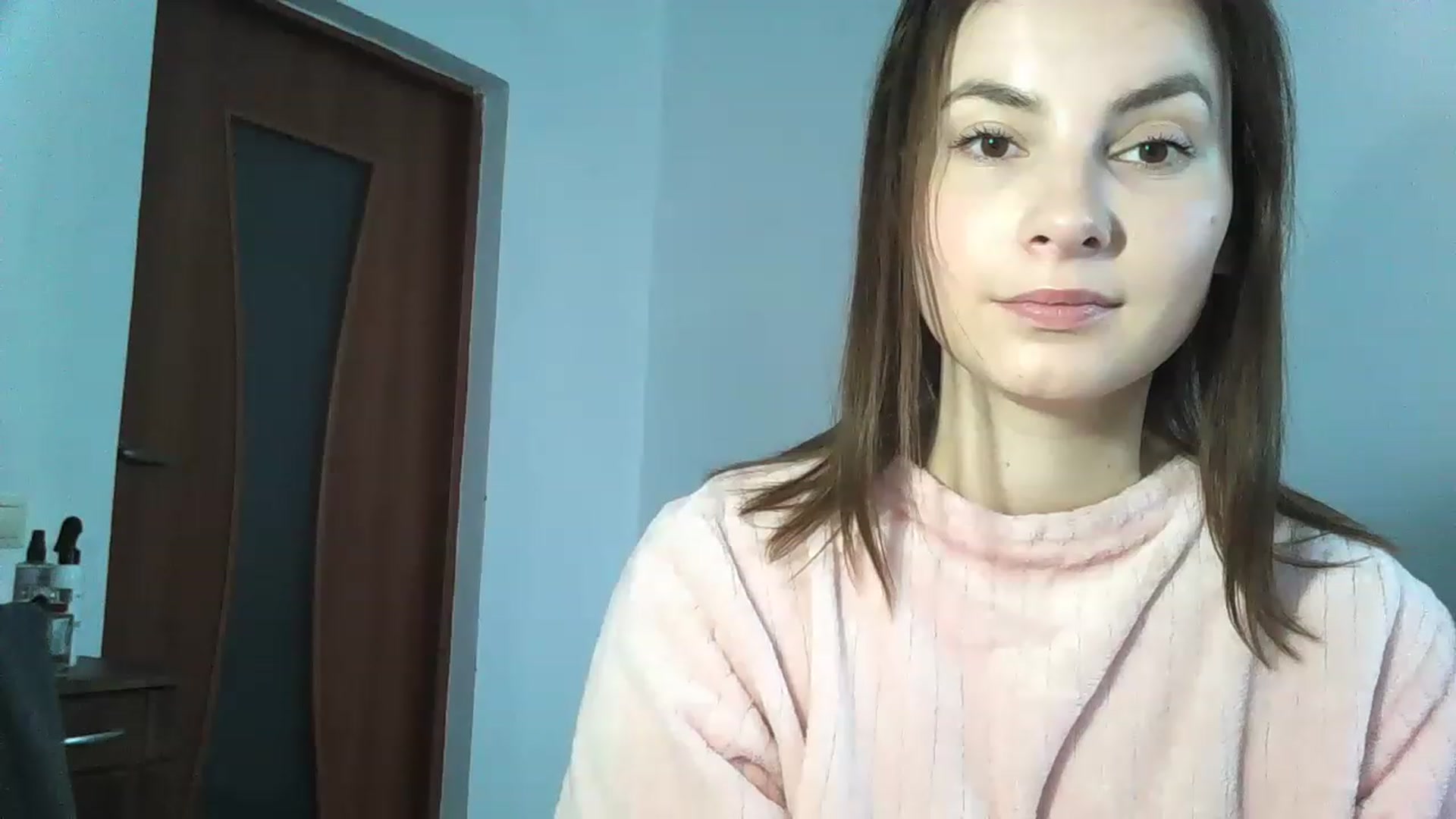 Gallery image thumbnail from MisssLove_is's myfreecams stream on, 12/12/2022, 10:18 image 19 of 20
