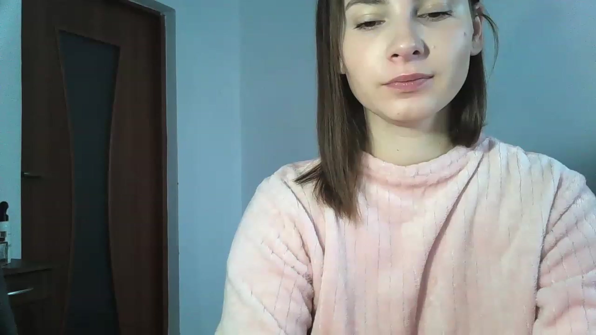 Gallery image thumbnail from MisssLove_is's myfreecams stream on, 12/12/2022, 10:18 image 5 of 20
