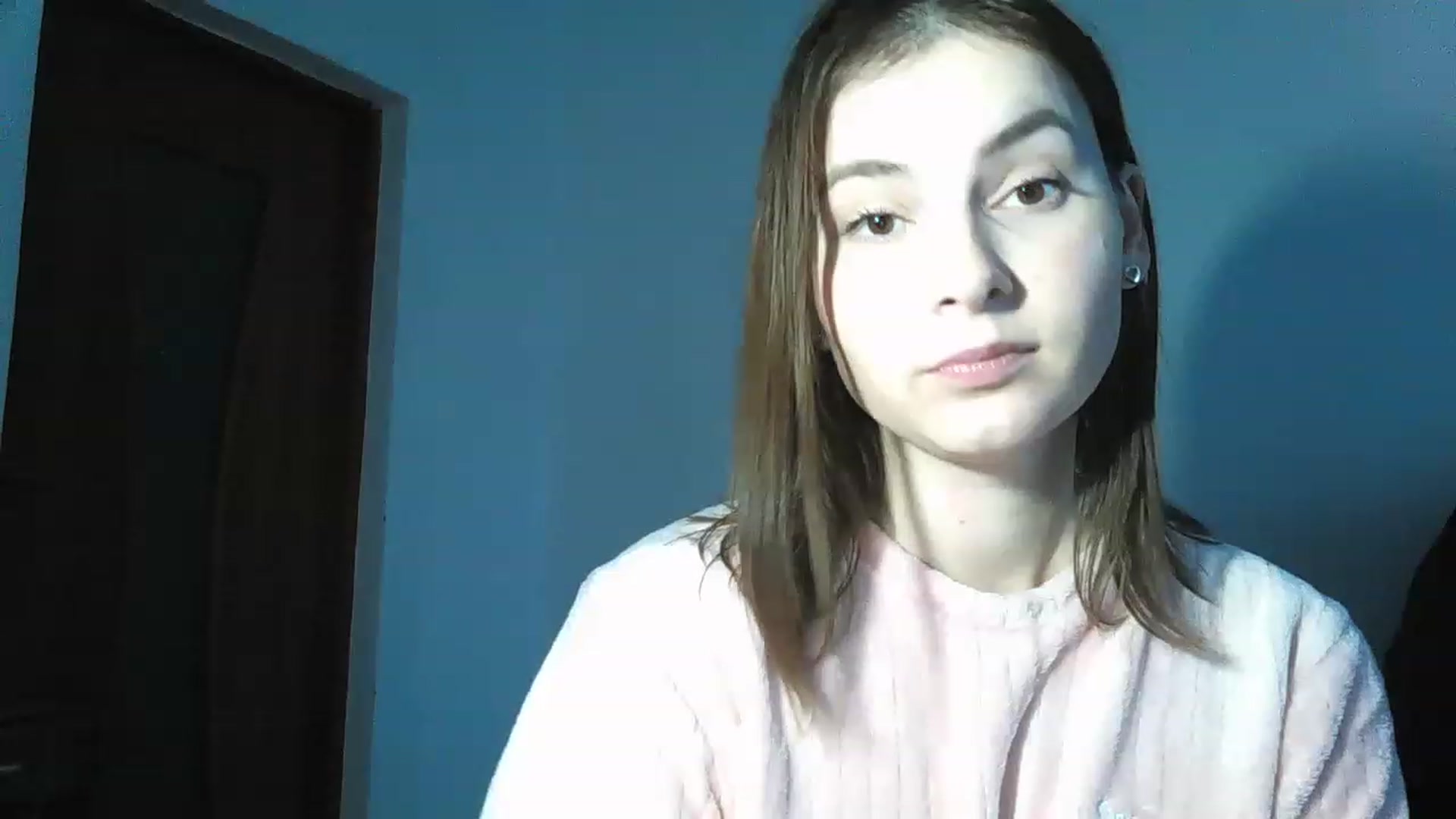 Gallery image thumbnail from MisssLove_is's myfreecams stream on, 12/12/2022, 14:51 image 5 of 20