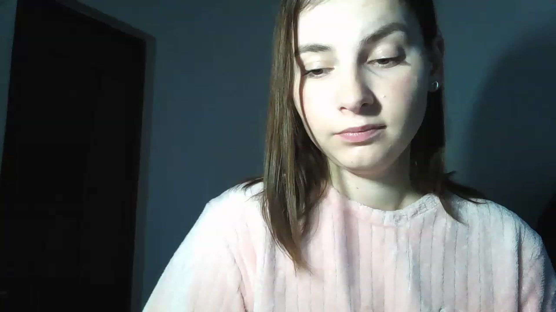 Gallery image thumbnail from MisssLove_is's myfreecams stream on, 12/12/2022, 14:51 image 9 of 20