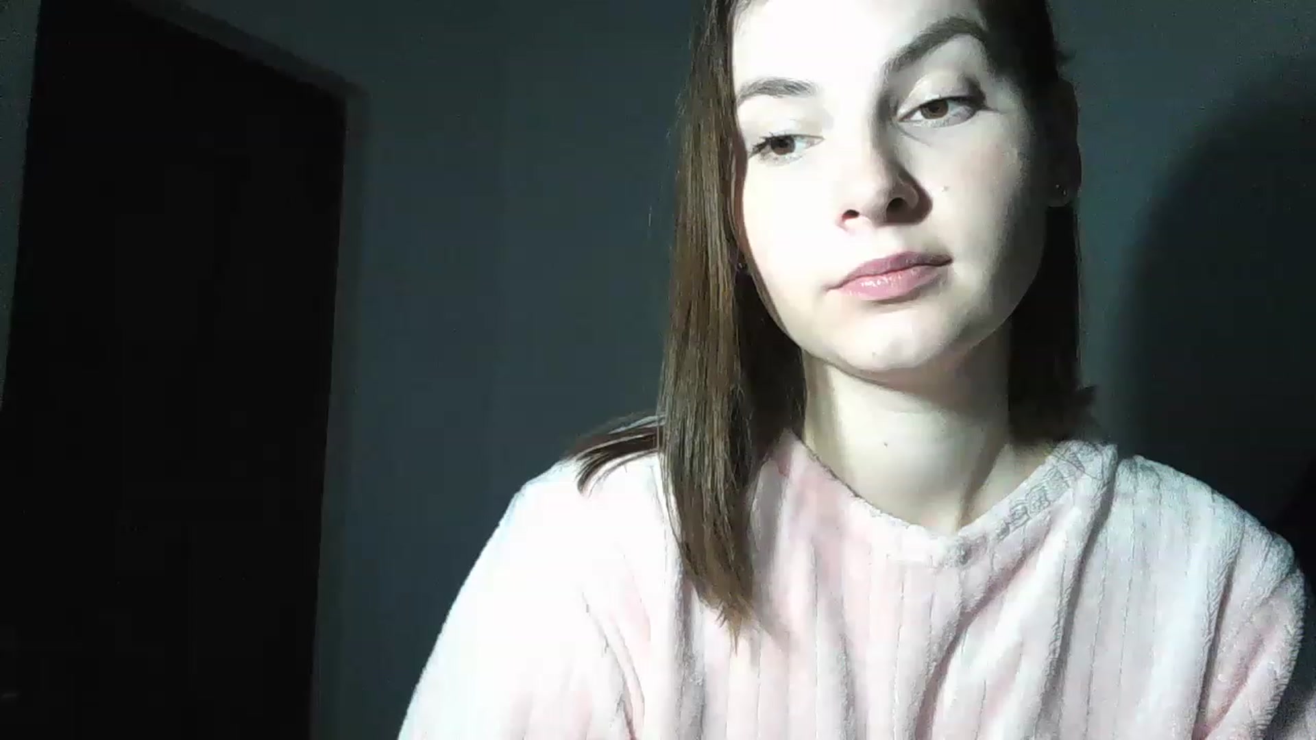 Gallery image thumbnail from MisssLove_is's myfreecams stream on, 12/12/2022, 14:51 image 16 of 20