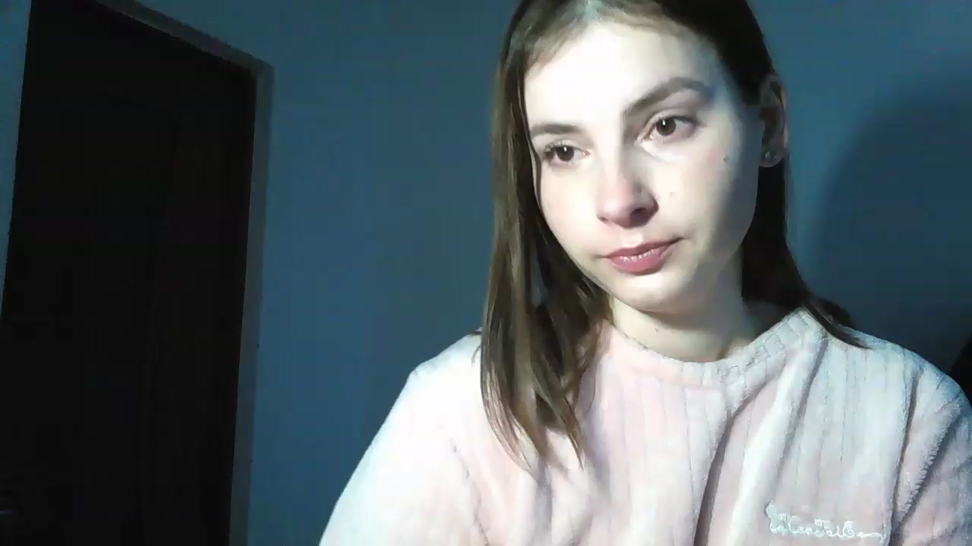 Gallery image thumbnail from MisssLove_is's myfreecams stream on, 12/12/2022, 14:51 image 6 of 20