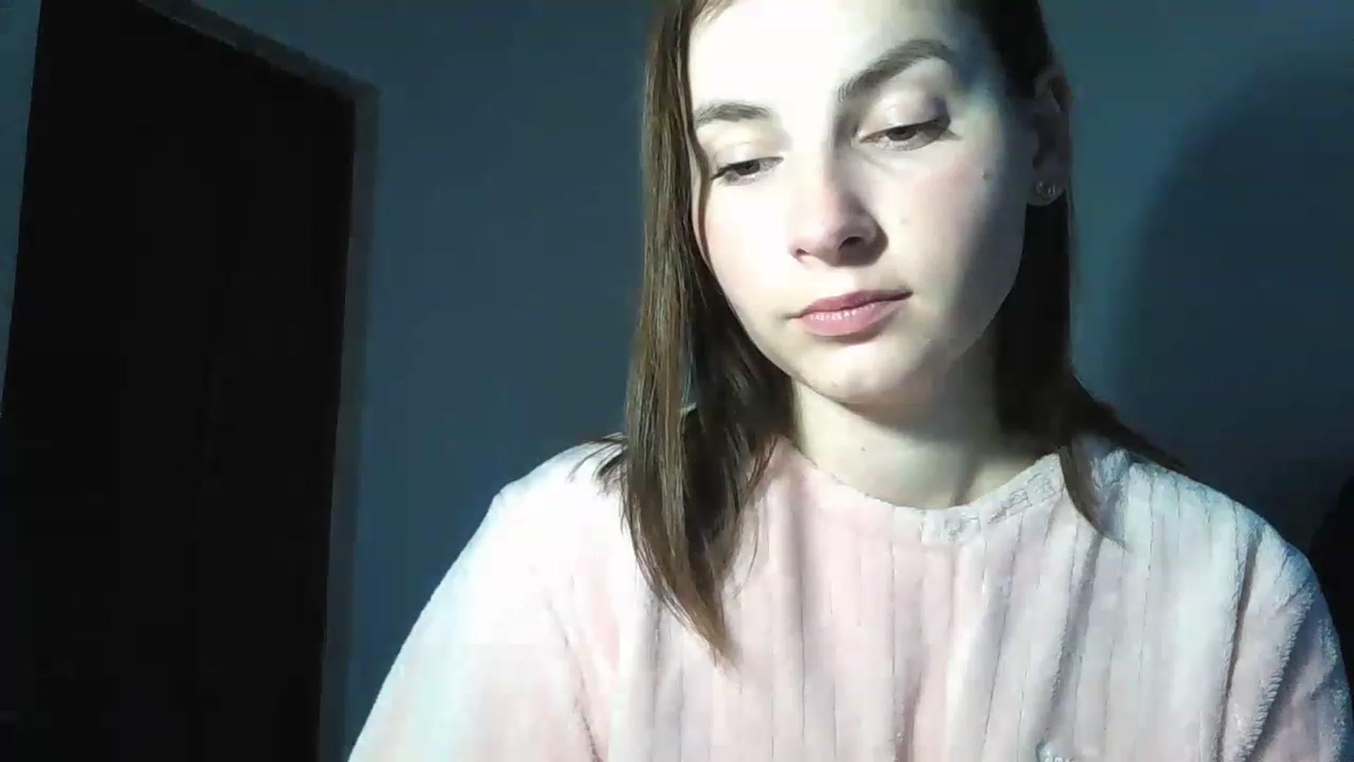 Gallery image thumbnail from MisssLove_is's myfreecams stream on, 12/12/2022, 14:51 image 7 of 20