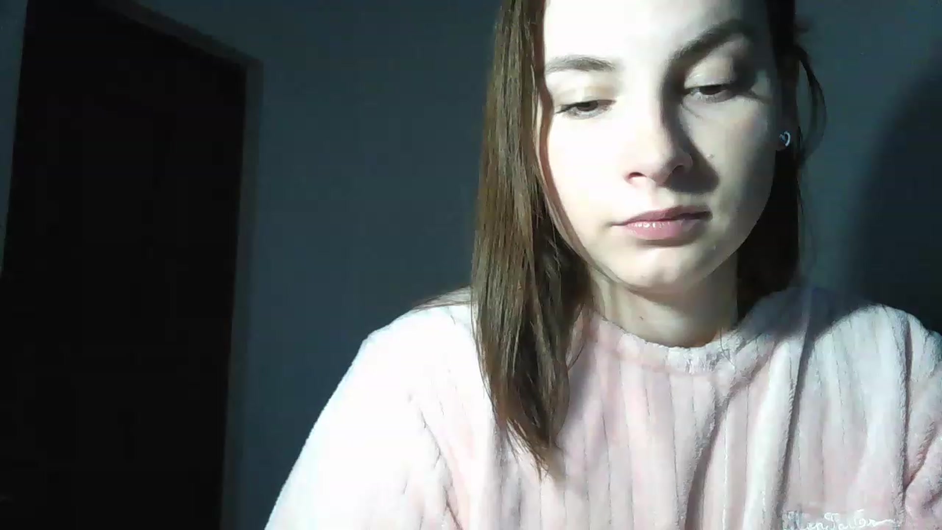 Gallery image thumbnail from MisssLove_is's myfreecams stream on, 12/12/2022, 14:51 image 11 of 20