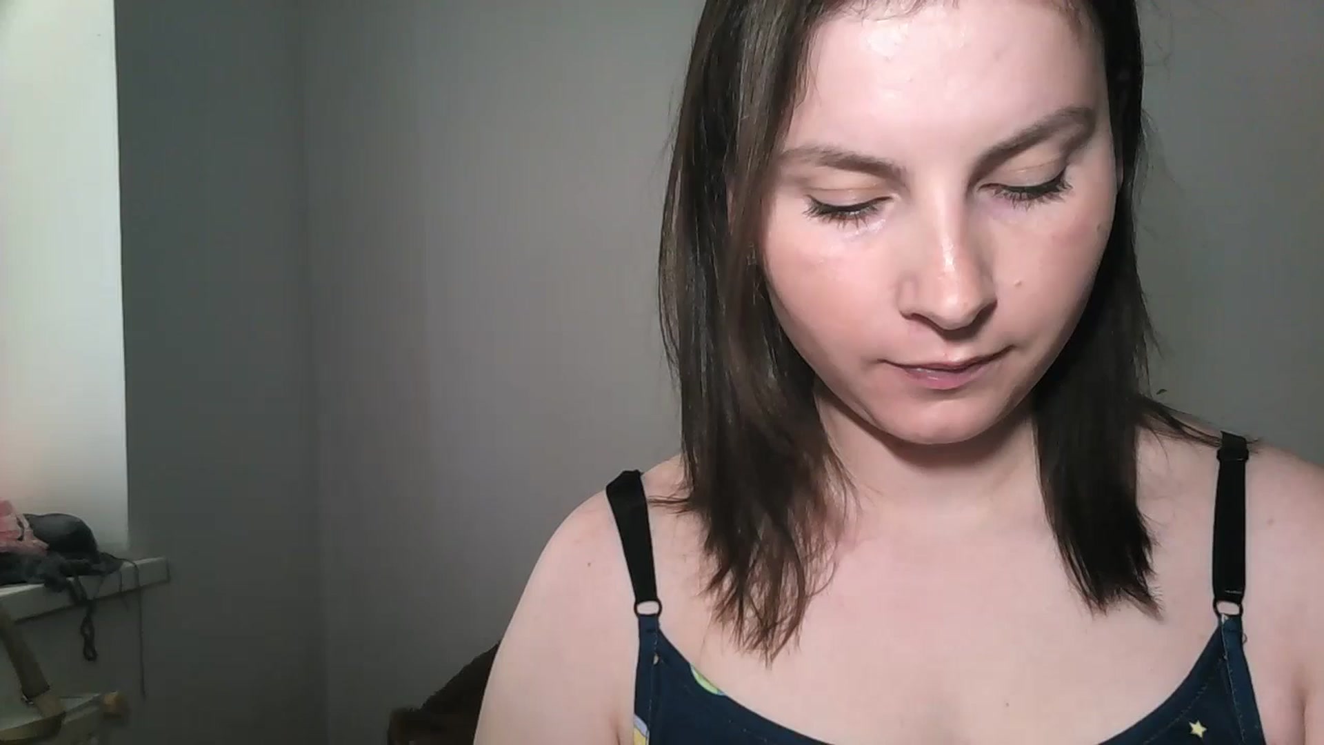 Gallery image thumbnail from MisssLove_is's myfreecams stream on, 05/21/2024, 12:04 image 4 of 20