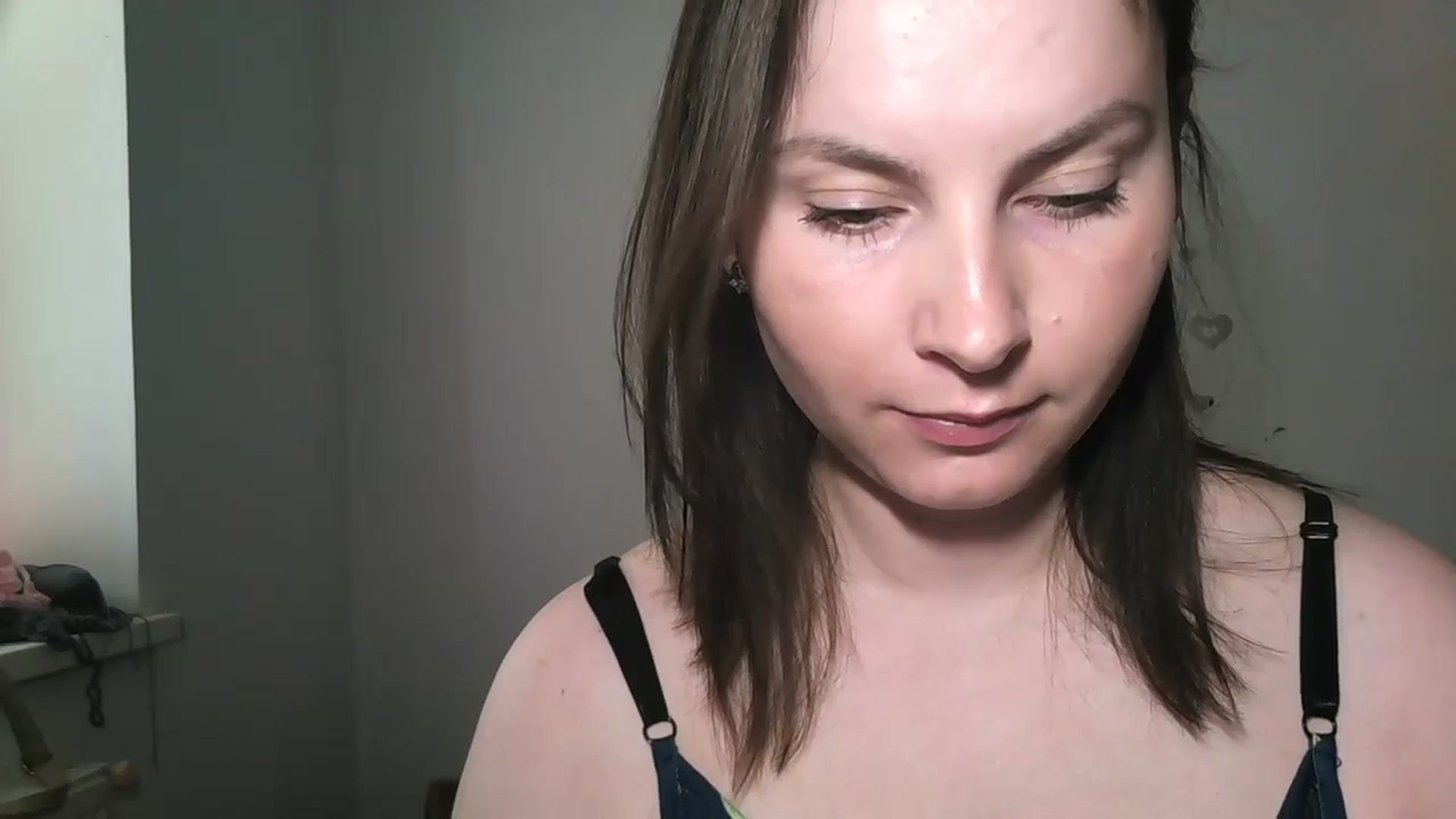 Gallery image thumbnail from MisssLove_is's myfreecams stream on, 05/21/2024, 12:04 image 12 of 20