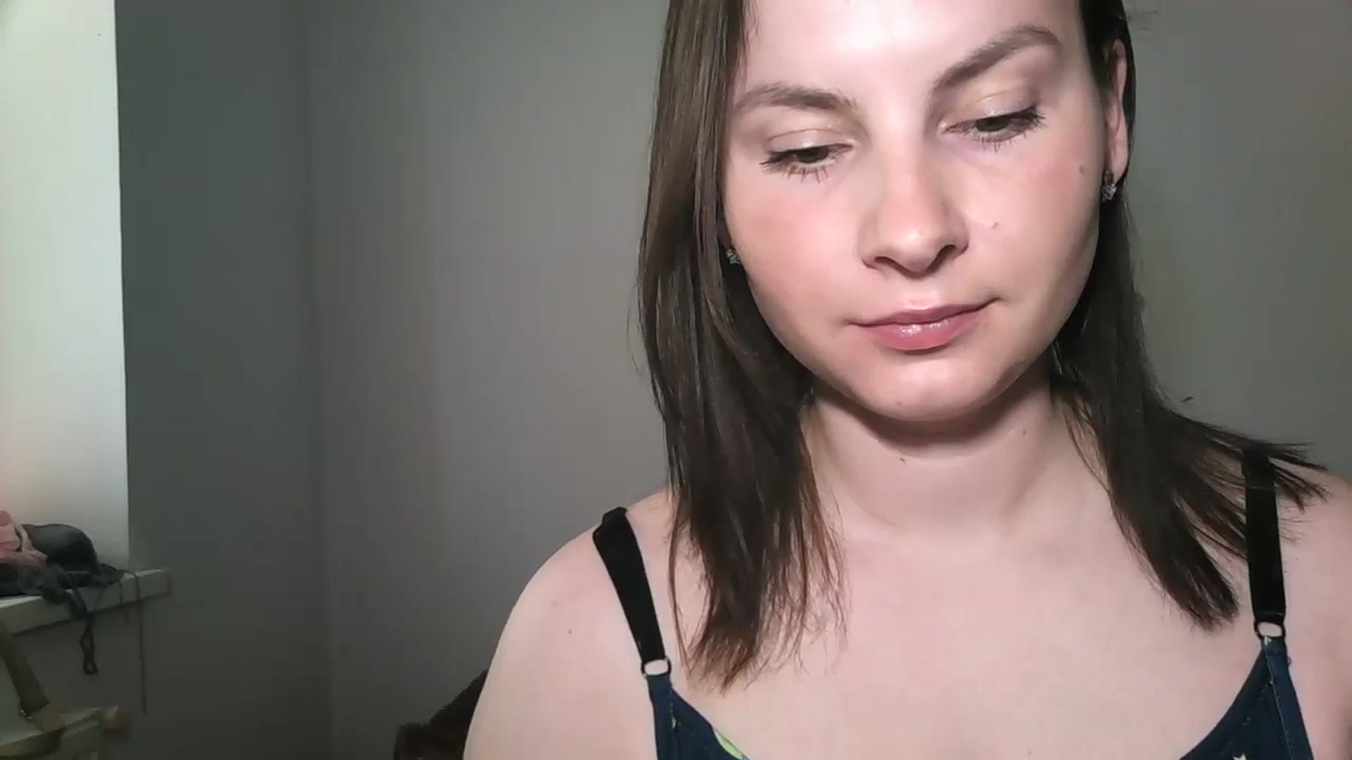 Gallery image thumbnail from MisssLove_is's myfreecams stream on, 05/21/2024, 12:04 image 15 of 20