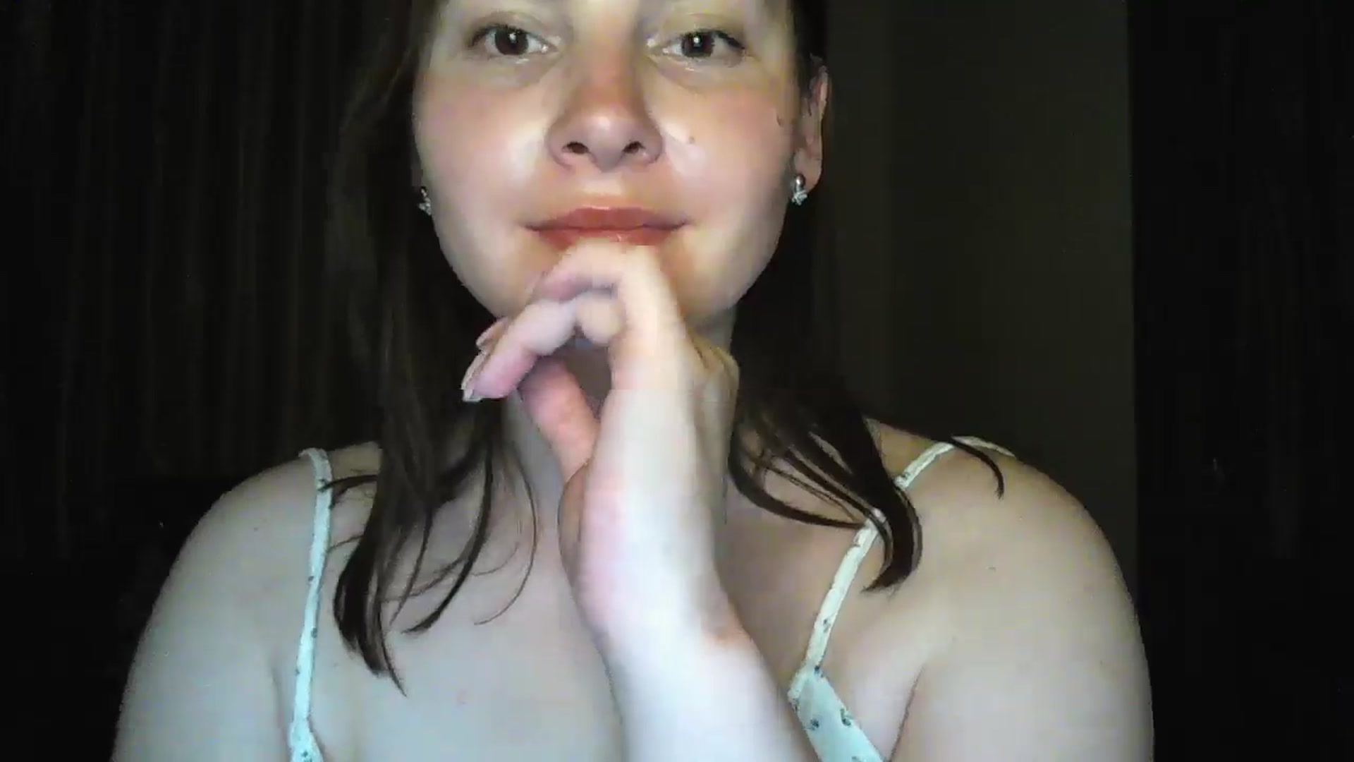 Gallery image thumbnail from MisssLove_is's myfreecams stream on, 06/16/2024, 19:09 image 16 of 20