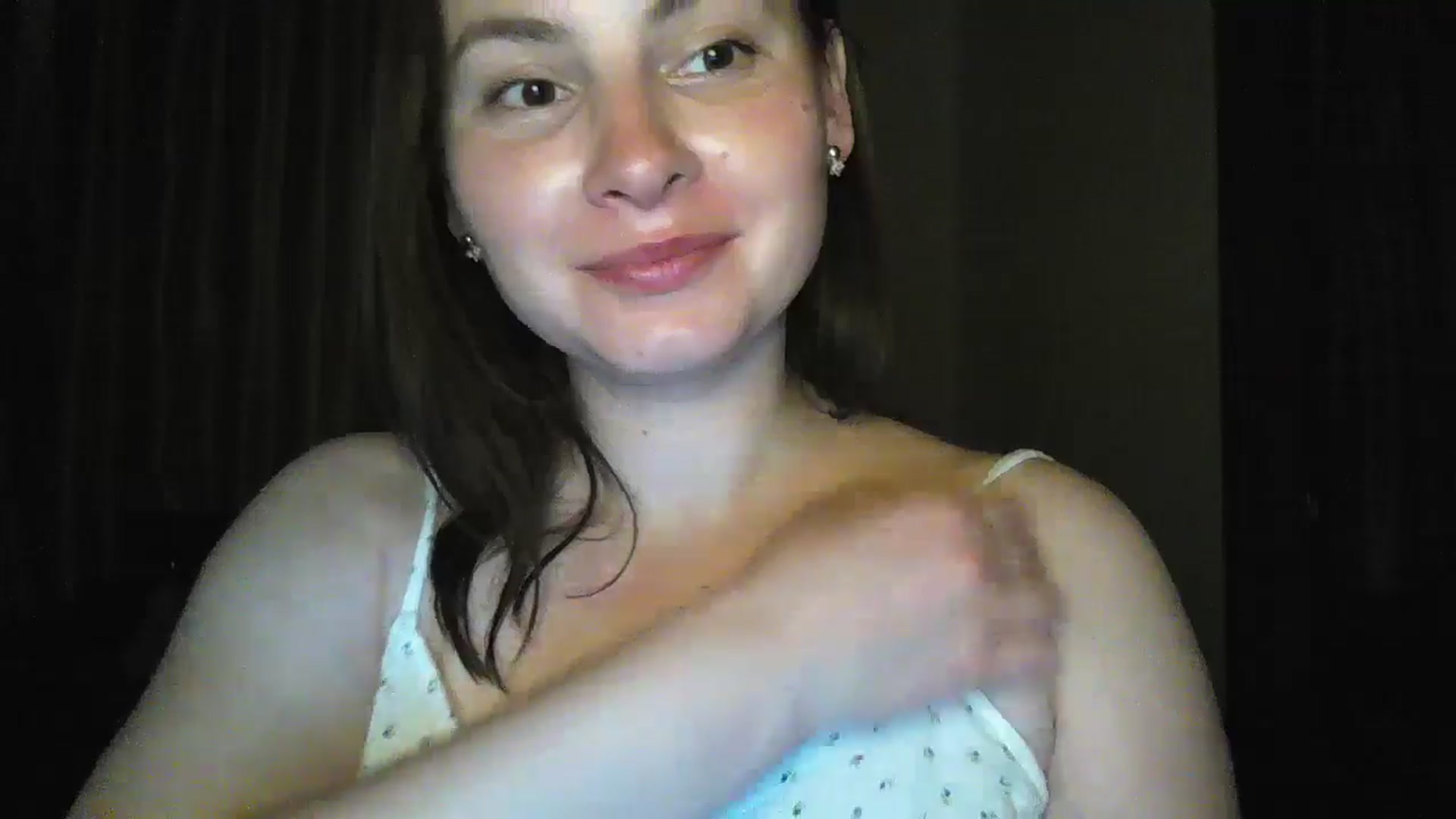 Gallery image thumbnail from MisssLove_is's myfreecams stream on, 06/16/2024, 19:09 image 15 of 20