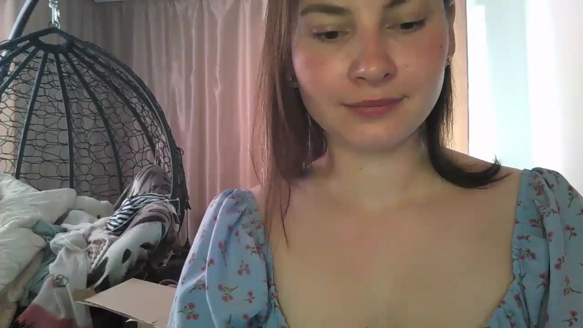 Gallery image thumbnail from MisssLove_is's myfreecams stream on, 06/18/2024, 08:57 image 11 of 20