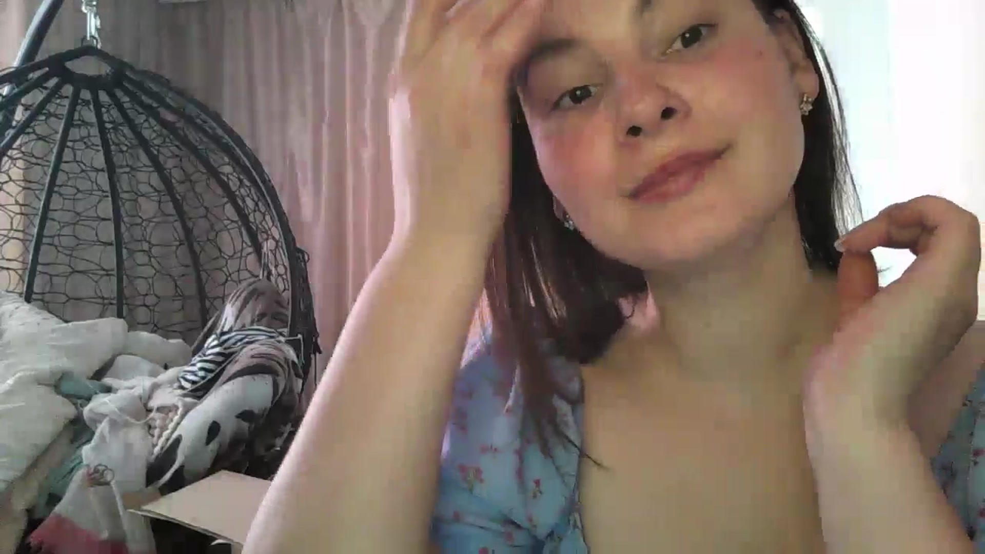 Gallery image thumbnail from MisssLove_is's myfreecams stream on, 06/18/2024, 08:57 image 14 of 20