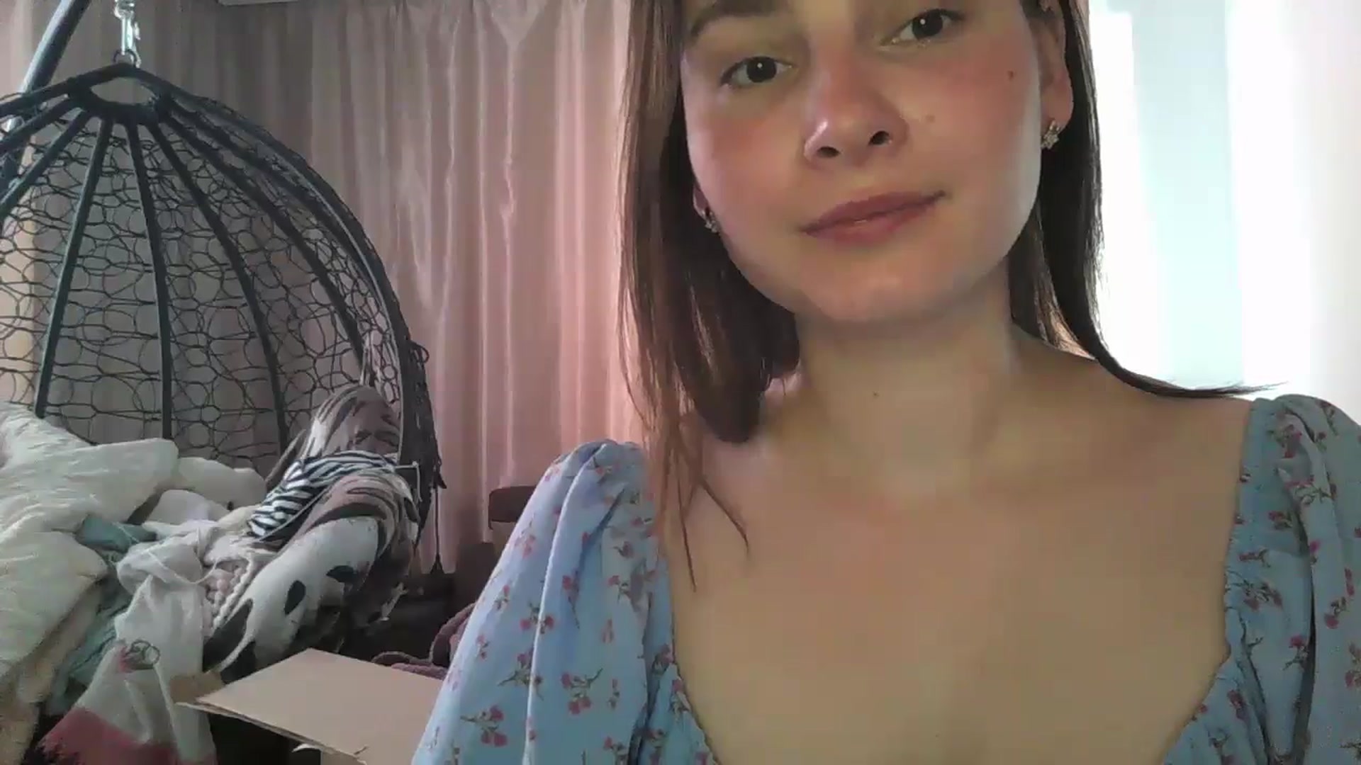 Gallery image thumbnail from MisssLove_is's myfreecams stream on, 06/18/2024, 08:57 image 12 of 20
