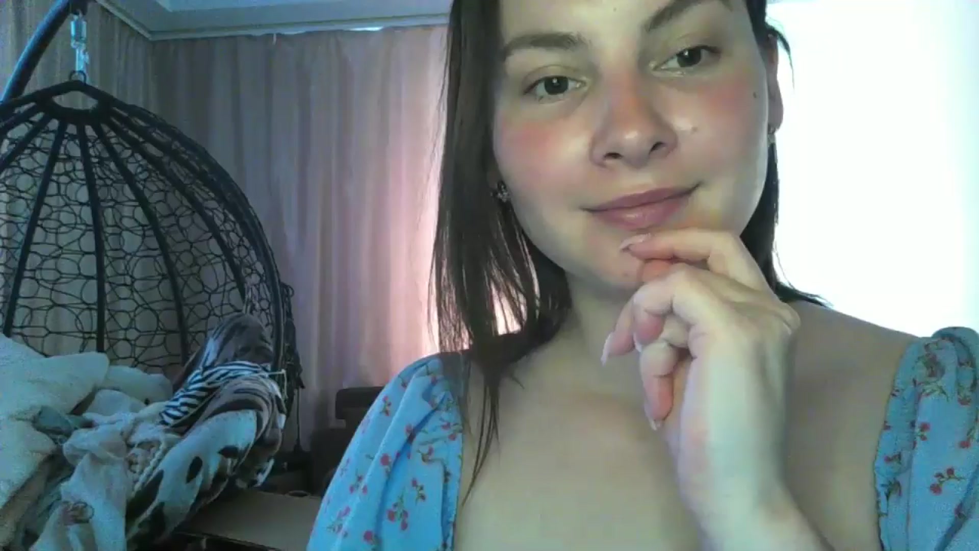 Gallery image thumbnail from MisssLove_is's myfreecams stream on, 06/18/2024, 10:38 image 12 of 20