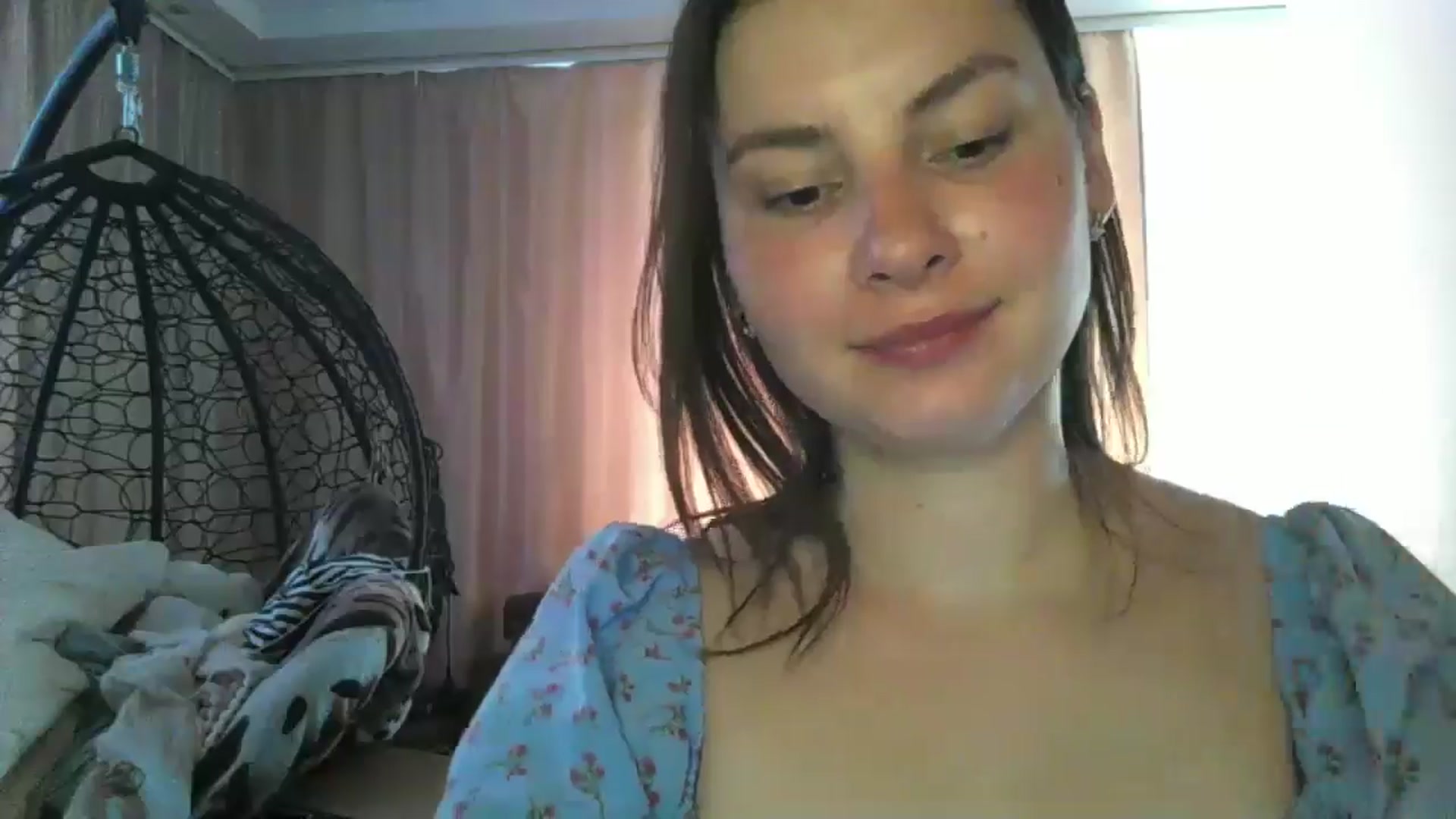 Gallery image thumbnail from MisssLove_is's myfreecams stream on, 06/18/2024, 10:38 image 3 of 20