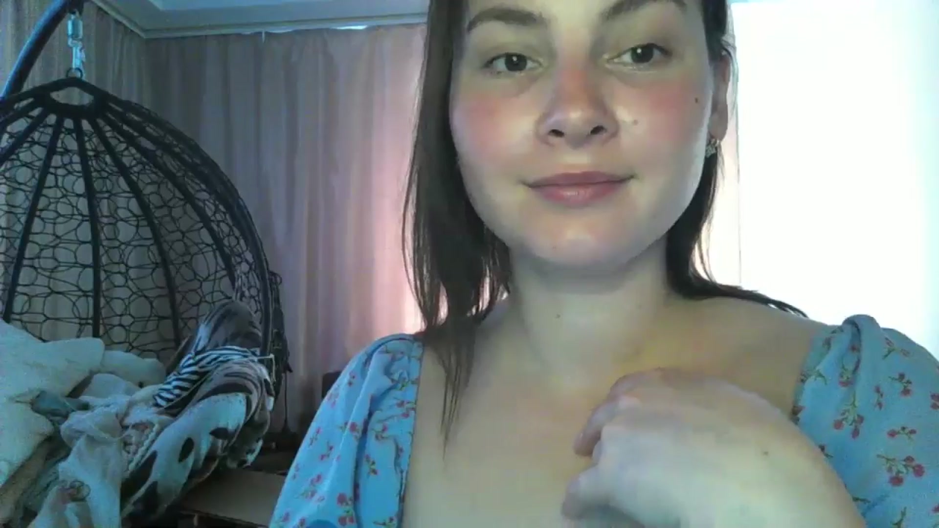 Gallery image thumbnail from MisssLove_is's myfreecams stream on, 06/18/2024, 10:38 image 13 of 20