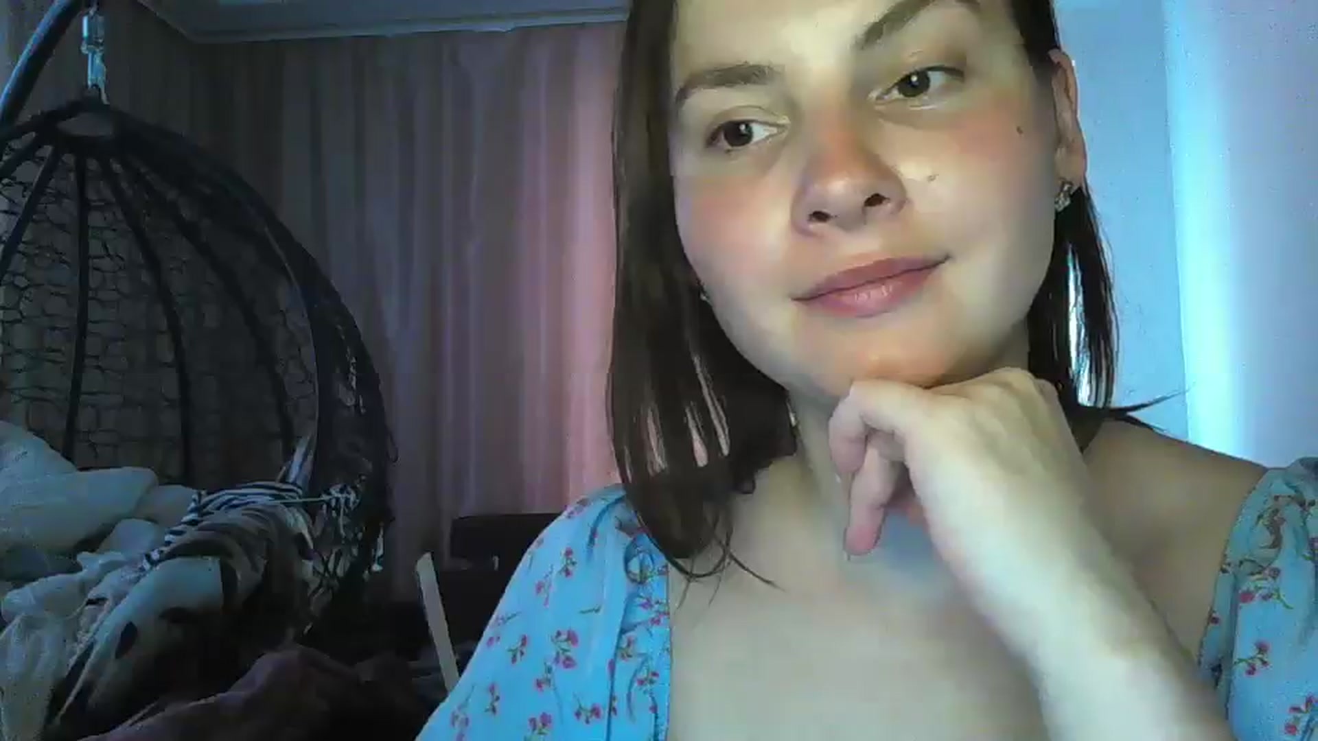 Gallery image thumbnail from MisssLove_is's myfreecams stream on, 06/18/2024, 16:24 image 6 of 20