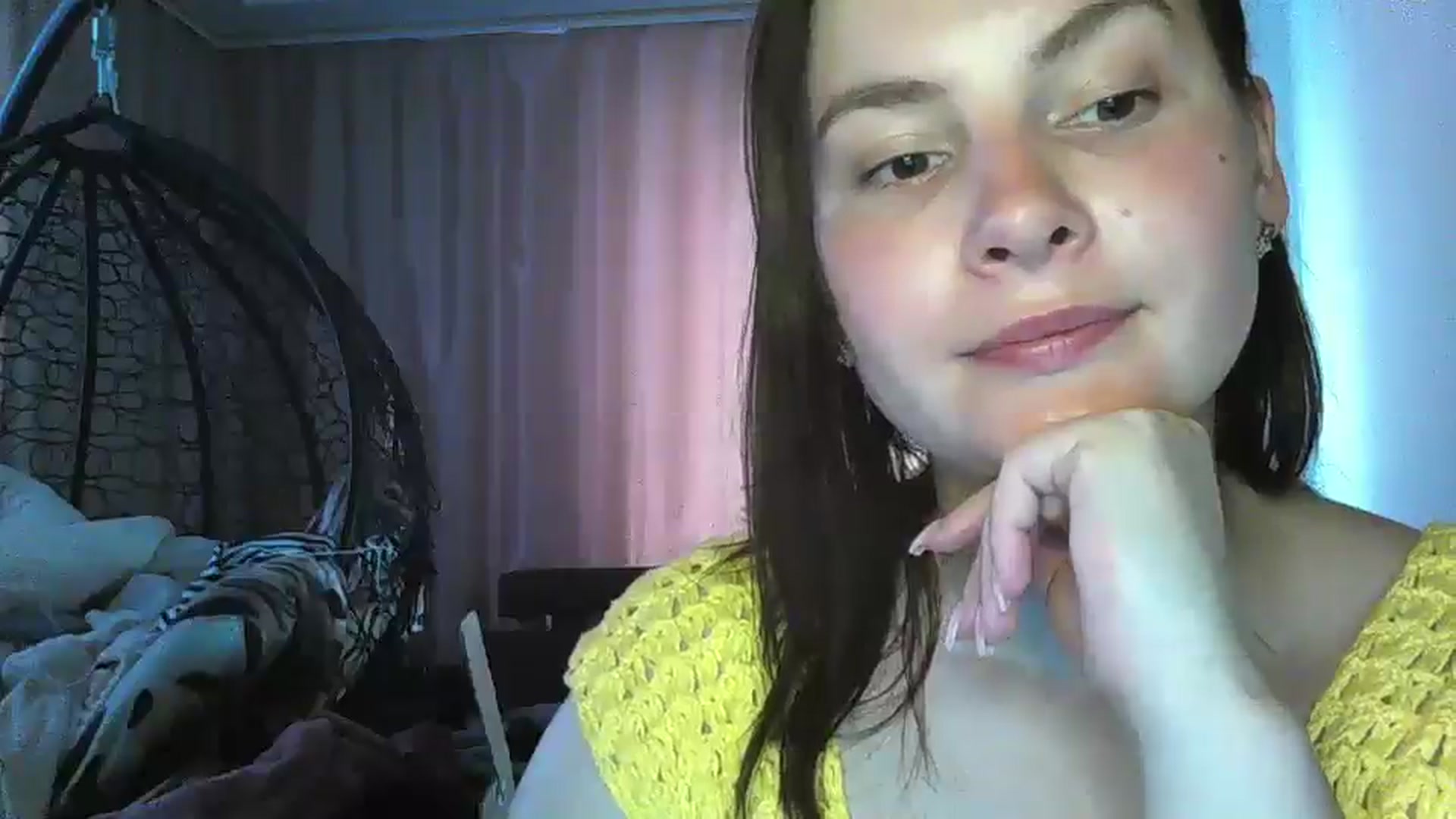 Gallery image thumbnail from MisssLove_is's myfreecams stream on, 06/18/2024, 16:24 image 13 of 20