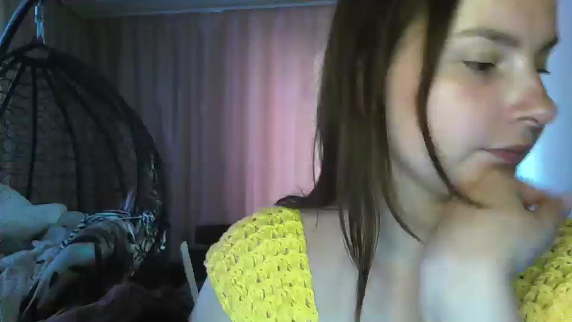Gallery image thumbnail from MisssLove_is's myfreecams stream on, 06/18/2024, 16:24 image 17 of 20