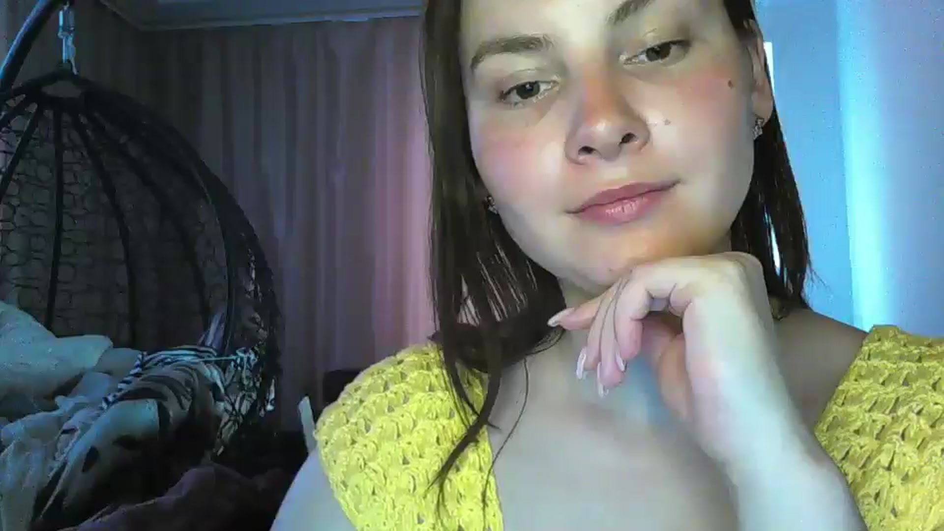 Gallery image thumbnail from MisssLove_is's myfreecams stream on, 06/18/2024, 16:24 image 18 of 20