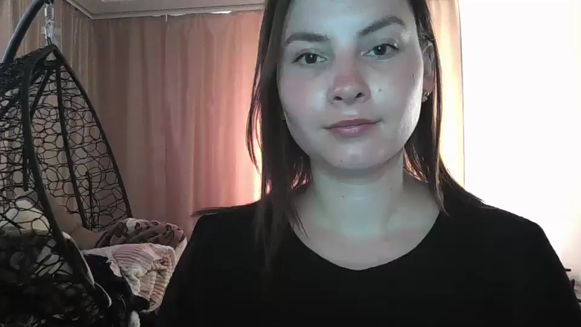 Gallery image thumbnail from MisssLove_is's myfreecams stream on, 06/21/2024, 11:43 image 14 of 20