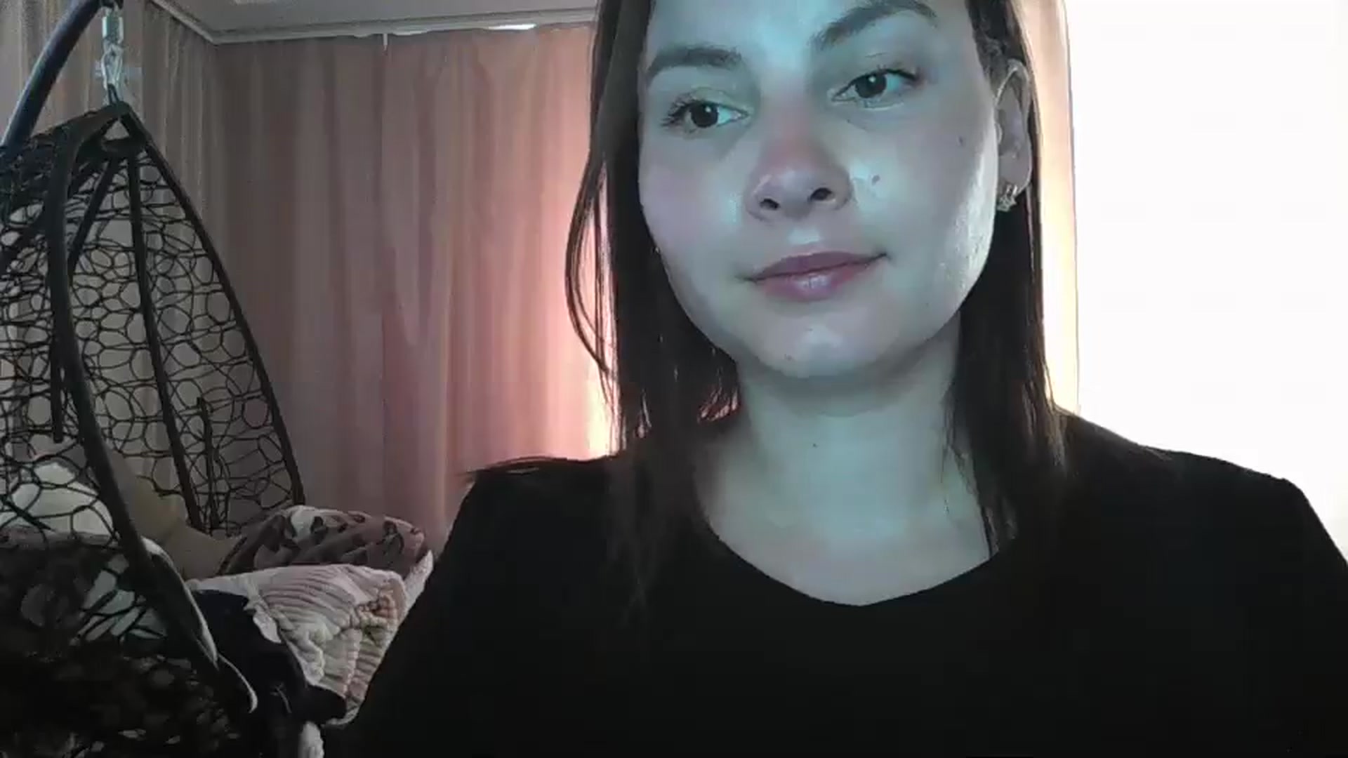 Gallery image thumbnail from MisssLove_is's myfreecams stream on, 06/21/2024, 11:43 image 9 of 20