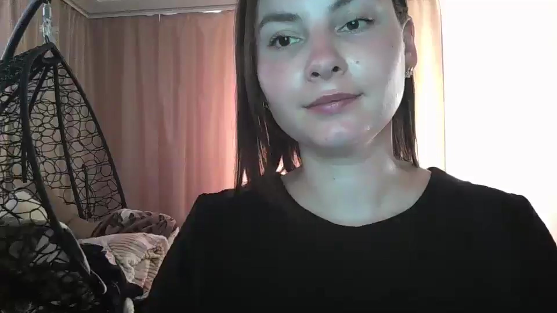 Gallery image thumbnail from MisssLove_is's myfreecams stream on, 06/21/2024, 11:43 image 18 of 20