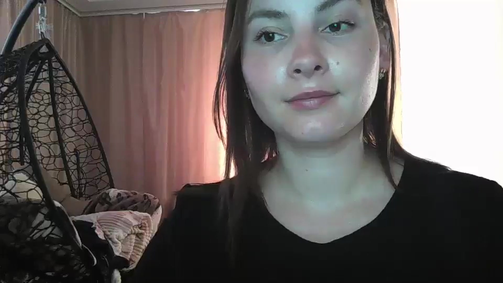 Gallery image thumbnail from MisssLove_is's myfreecams stream on, 06/21/2024, 11:43 image 15 of 20