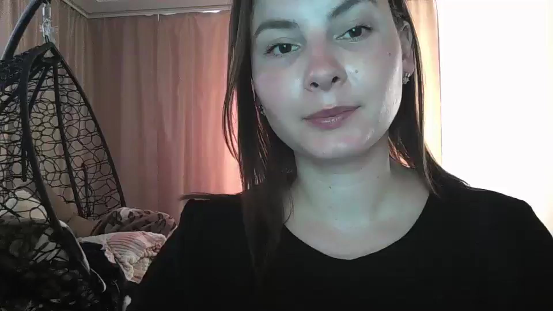 Gallery image thumbnail from MisssLove_is's myfreecams stream on, 06/21/2024, 11:43 image 13 of 20